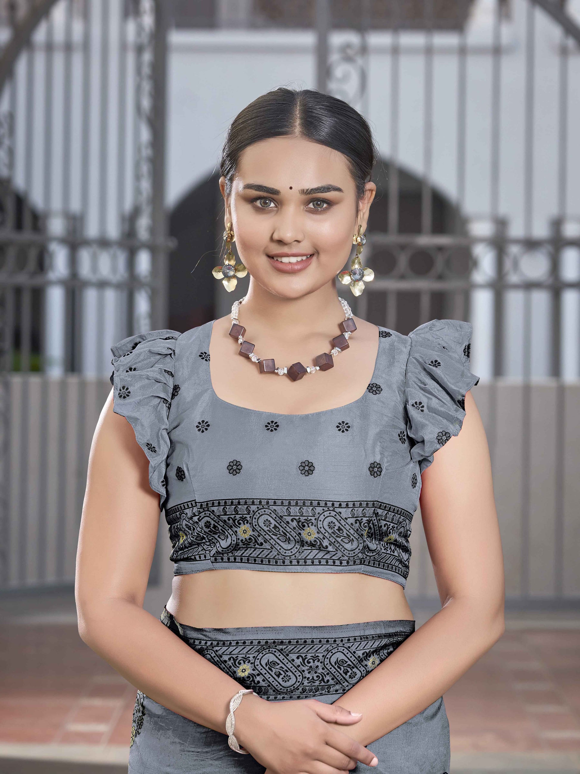 MANOHARI Banarasi Silk Blend Jacquard Work Saree - Grey - Dista