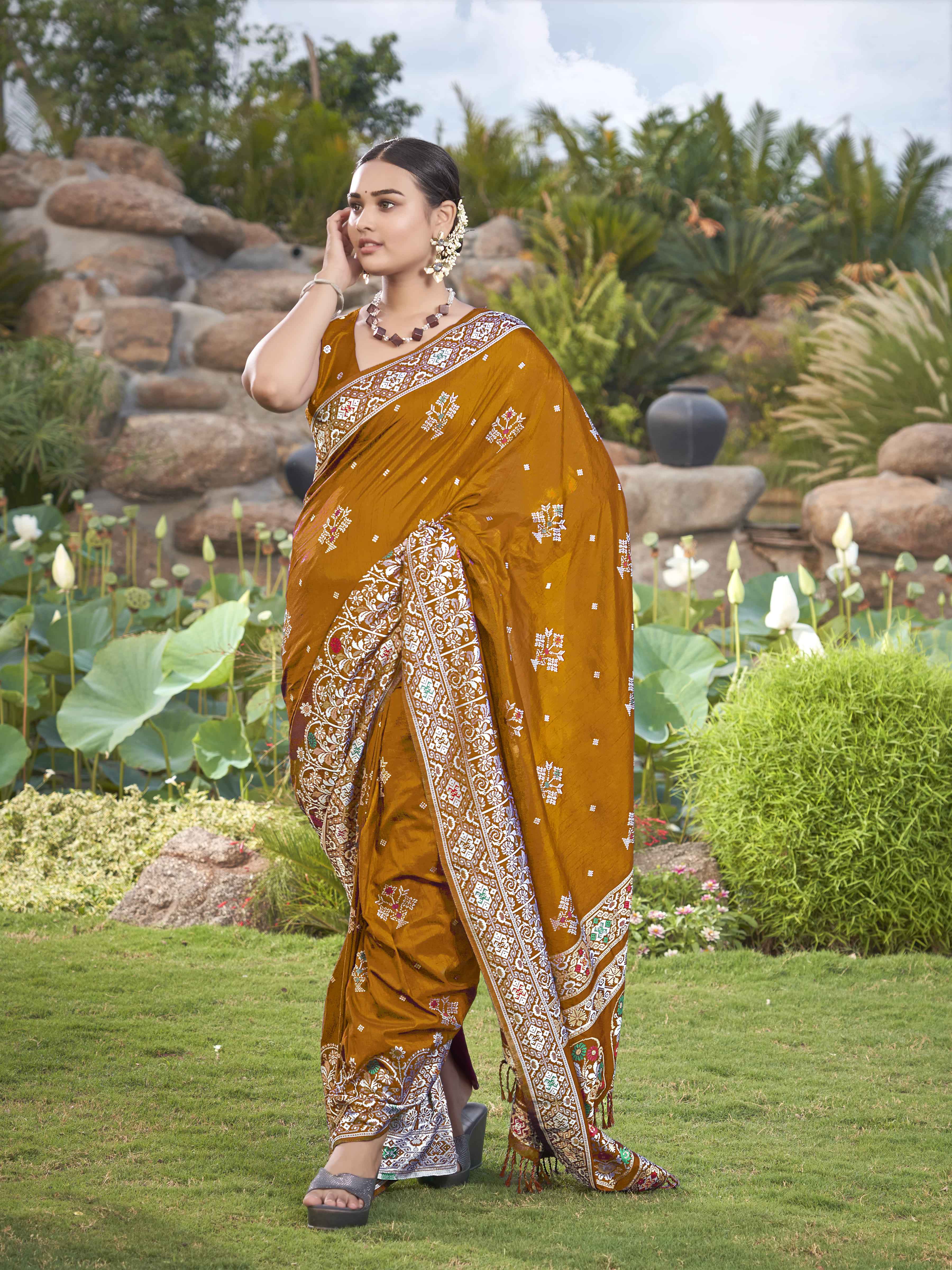 MANOHARI Banarasi Silk Blend Jacquard Work Saree - Mustard - Dista