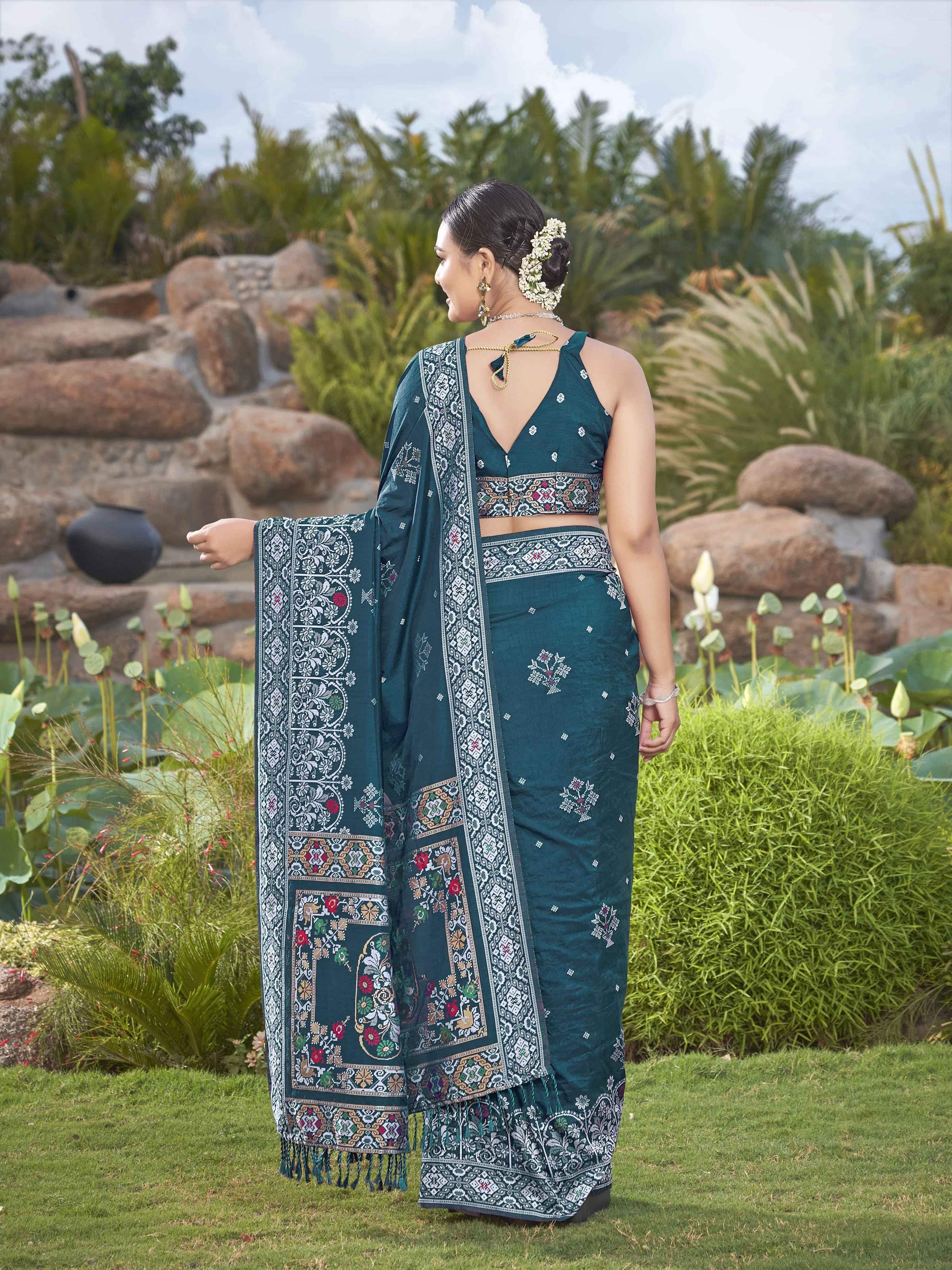 MANOHARI Banarasi Silk Blend Jacquard Work Saree - Blue - Dista