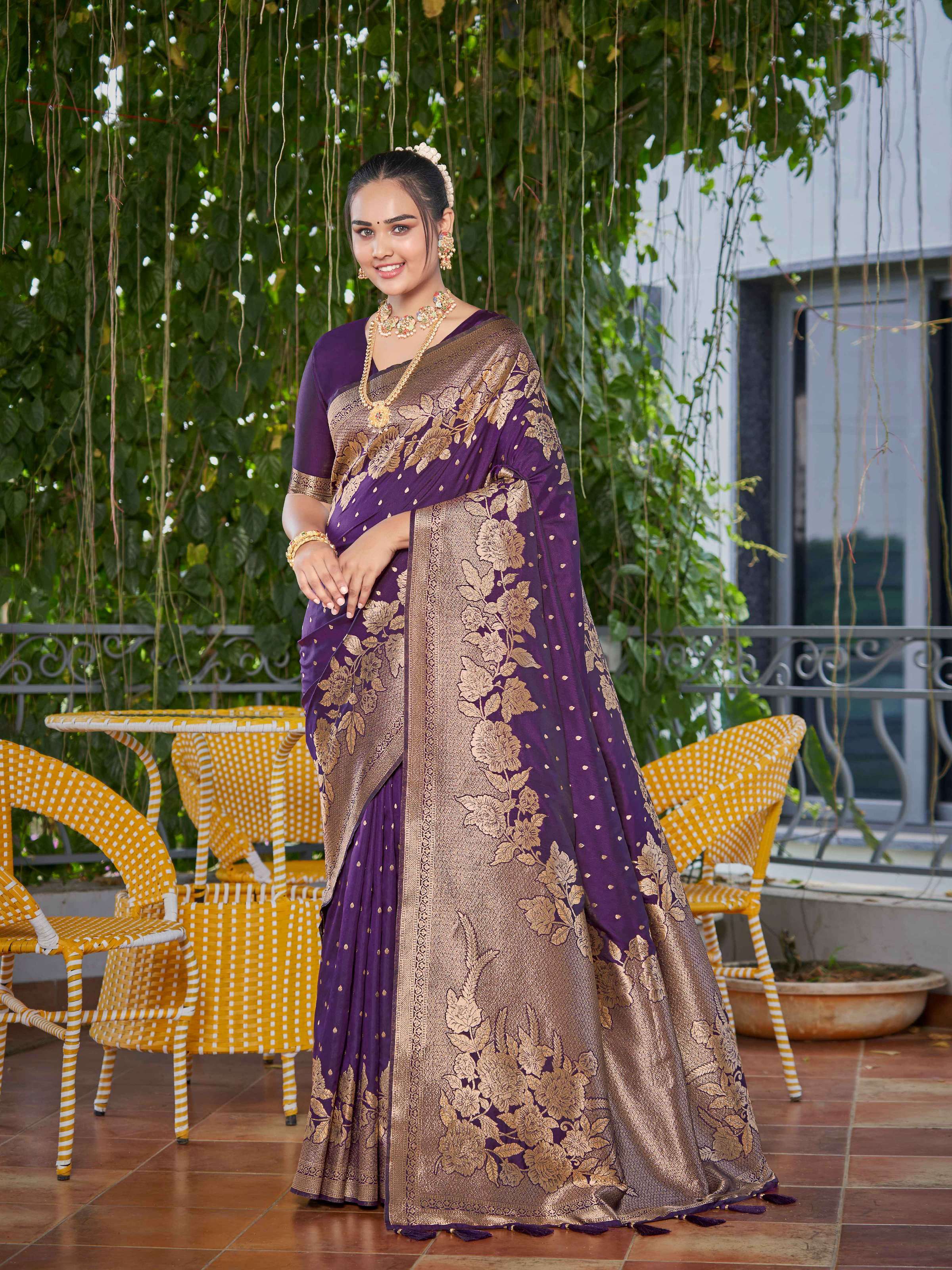 MANOHARI Banarasi Silk Blend Jacquard Work Saree - Purple - Dista