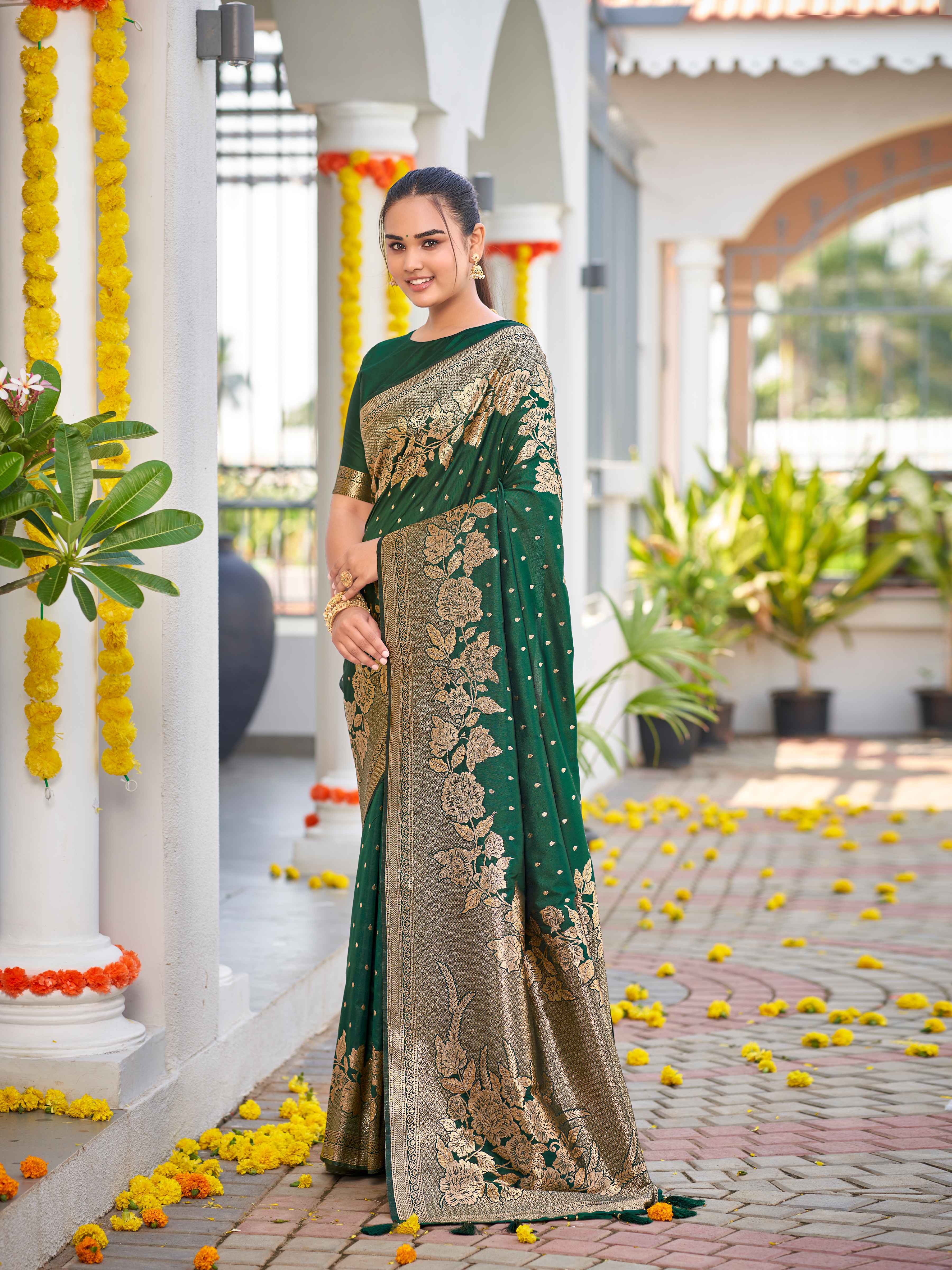 MANOHARI Banarasi Silk Blend Jacquard Work Saree - Green - Dista