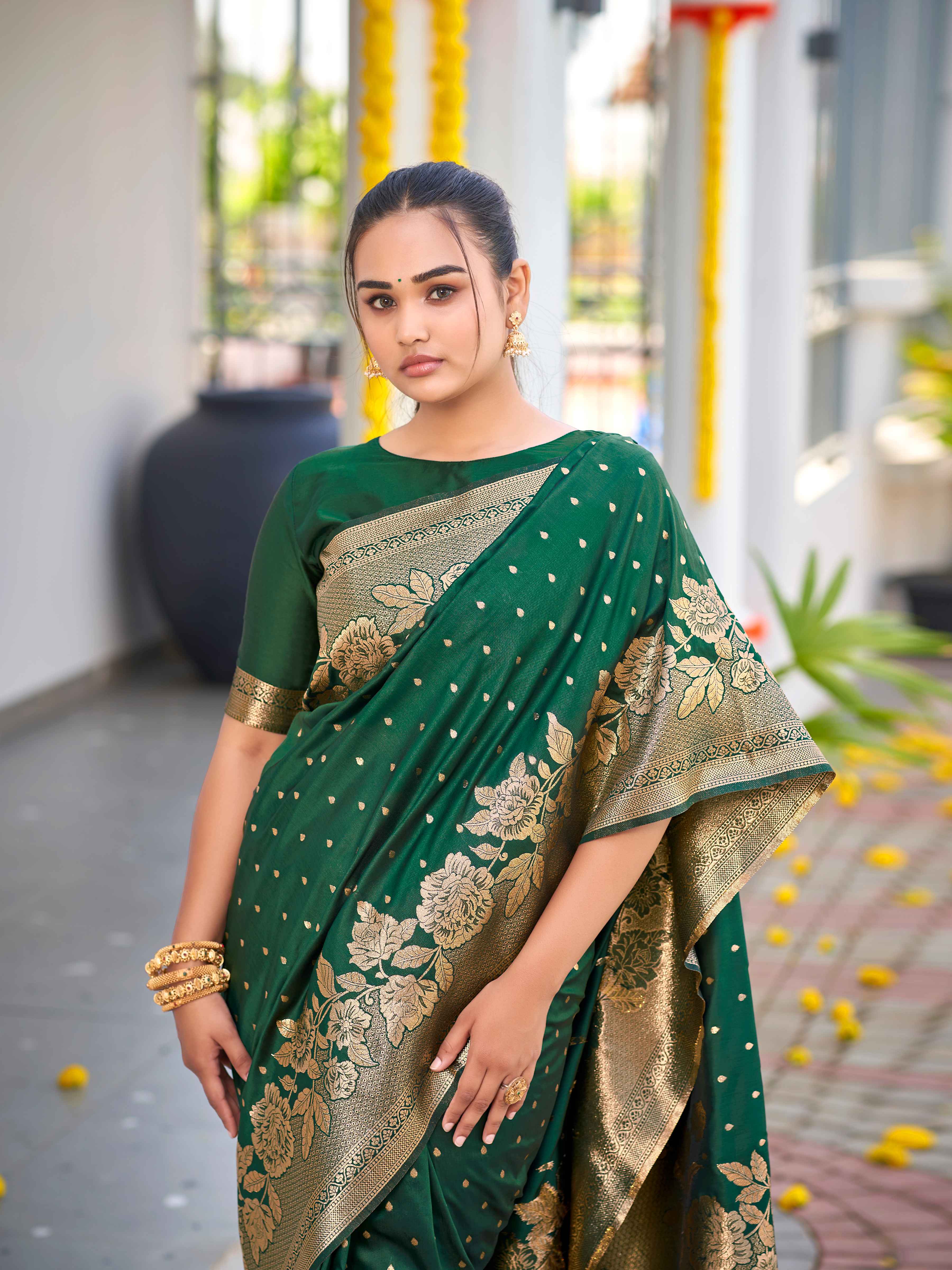 MANOHARI Banarasi Silk Blend Jacquard Work Saree - Green - Dista
