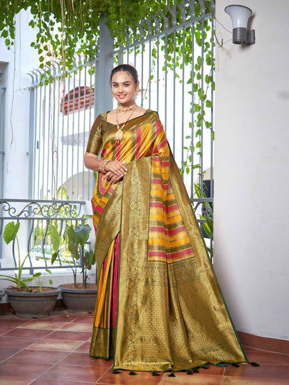 MANOHARI Banarasi Silk Blend Jacquard Work Saree - Green - Dista