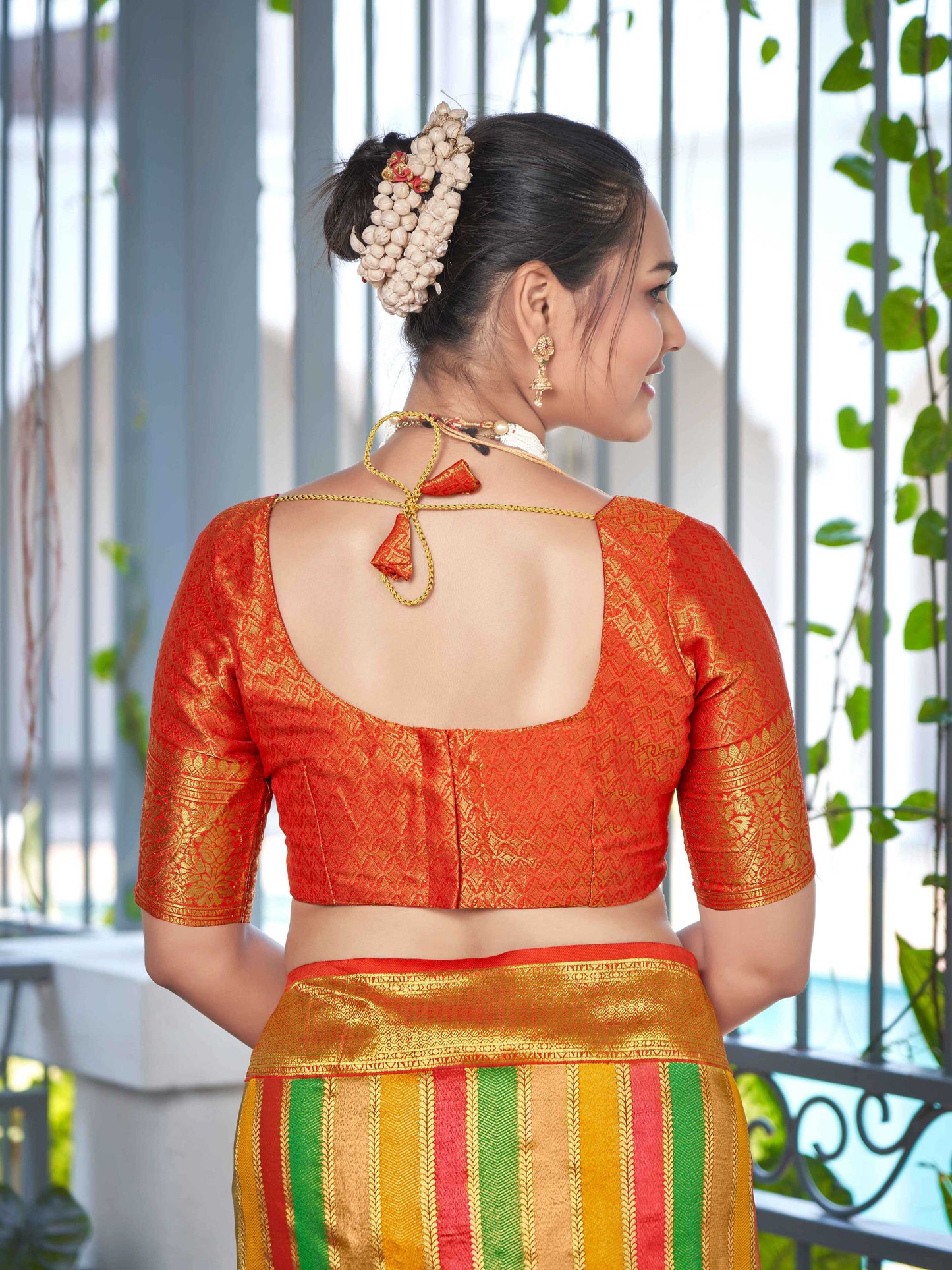 MANOHARI Banarasi Silk Blend Jacquard Work Saree - Red - Dista