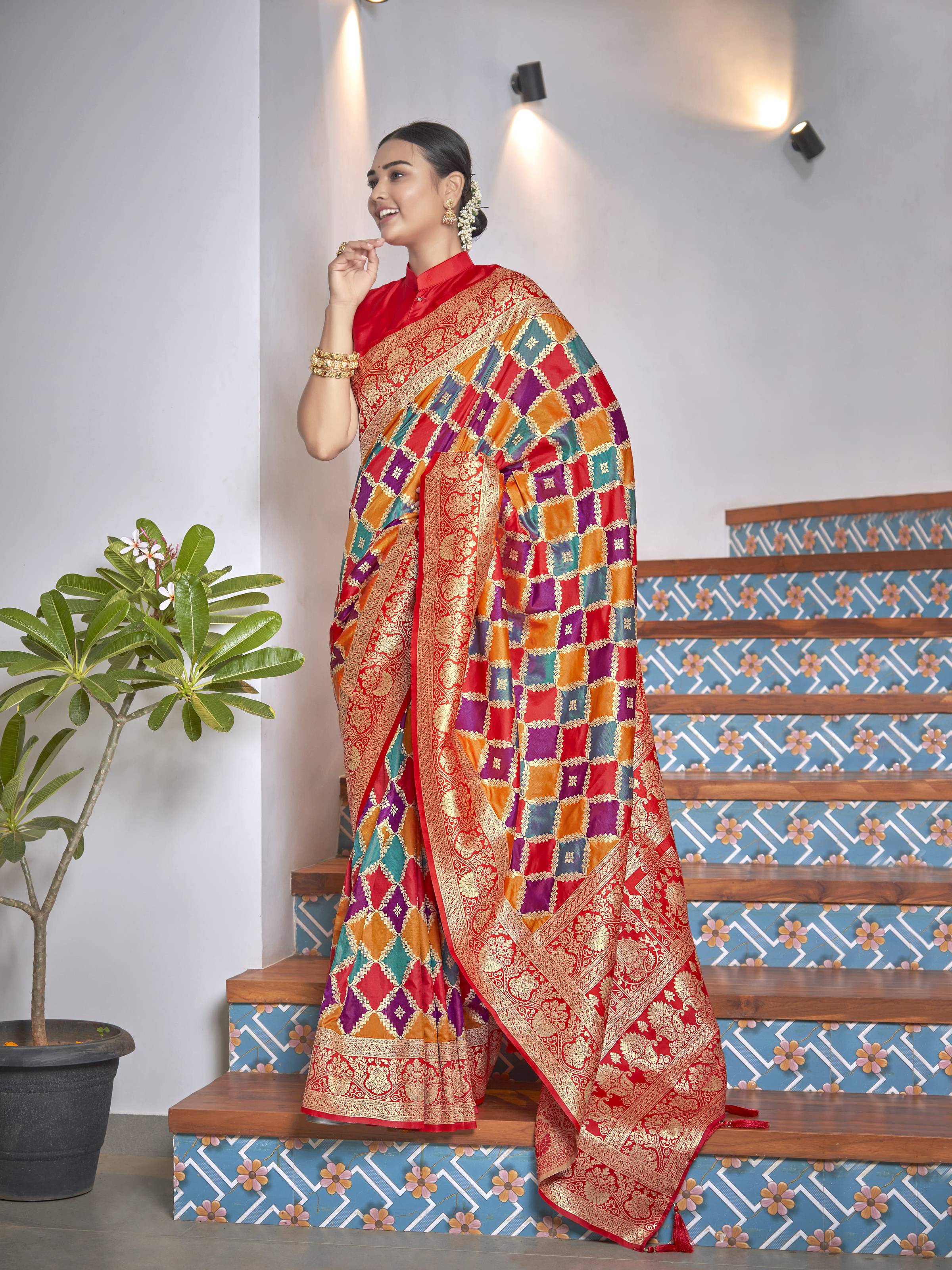 MANOHARI Banarasi Silk Blend Jacquard Work Saree - Yellow - Dista