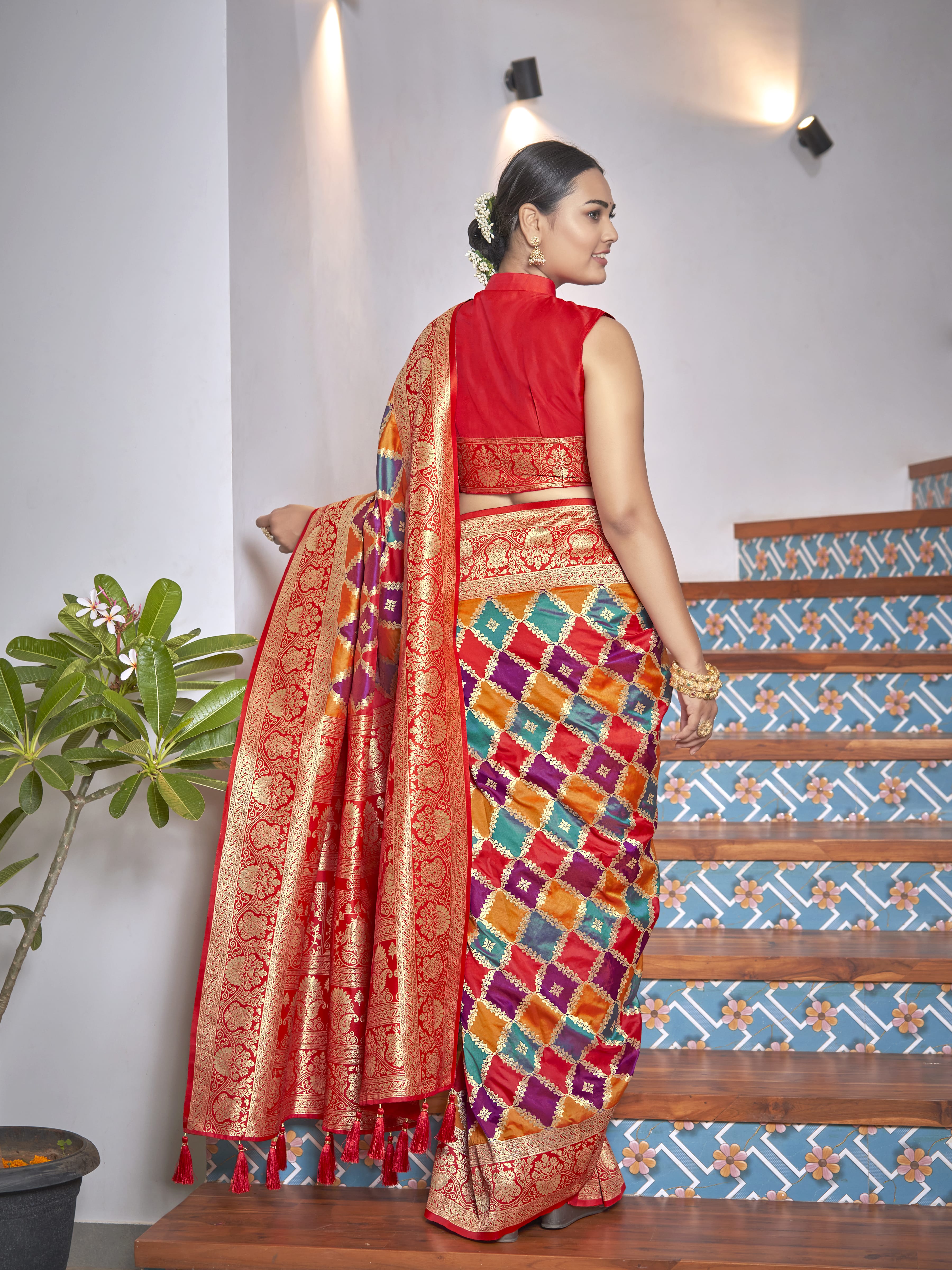 MANOHARI Banarasi Silk Blend Jacquard Work Saree - Yellow - Dista