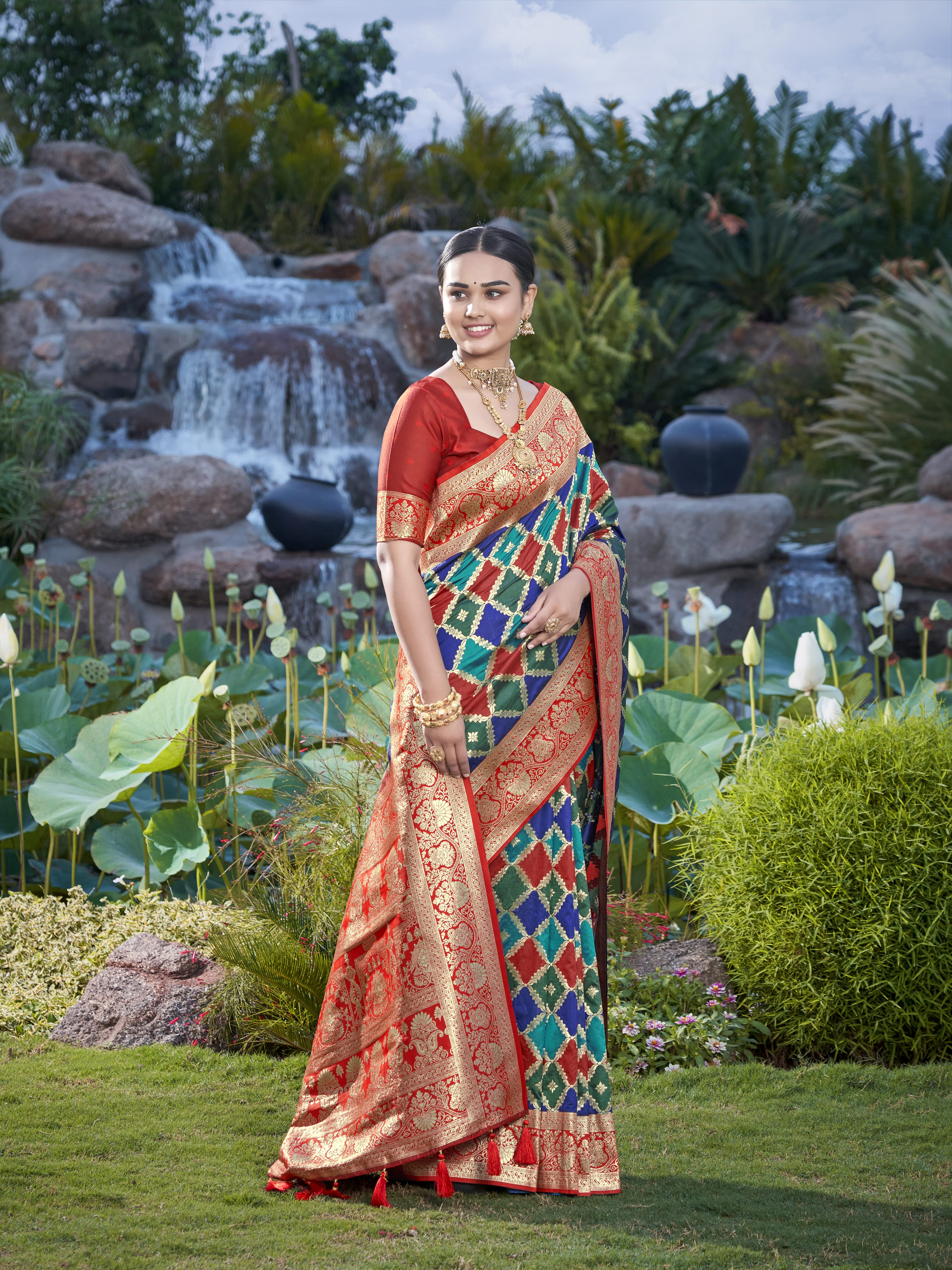MANOHARI Banarasi Silk Blend Jacquard Work Saree - Blue - Dista