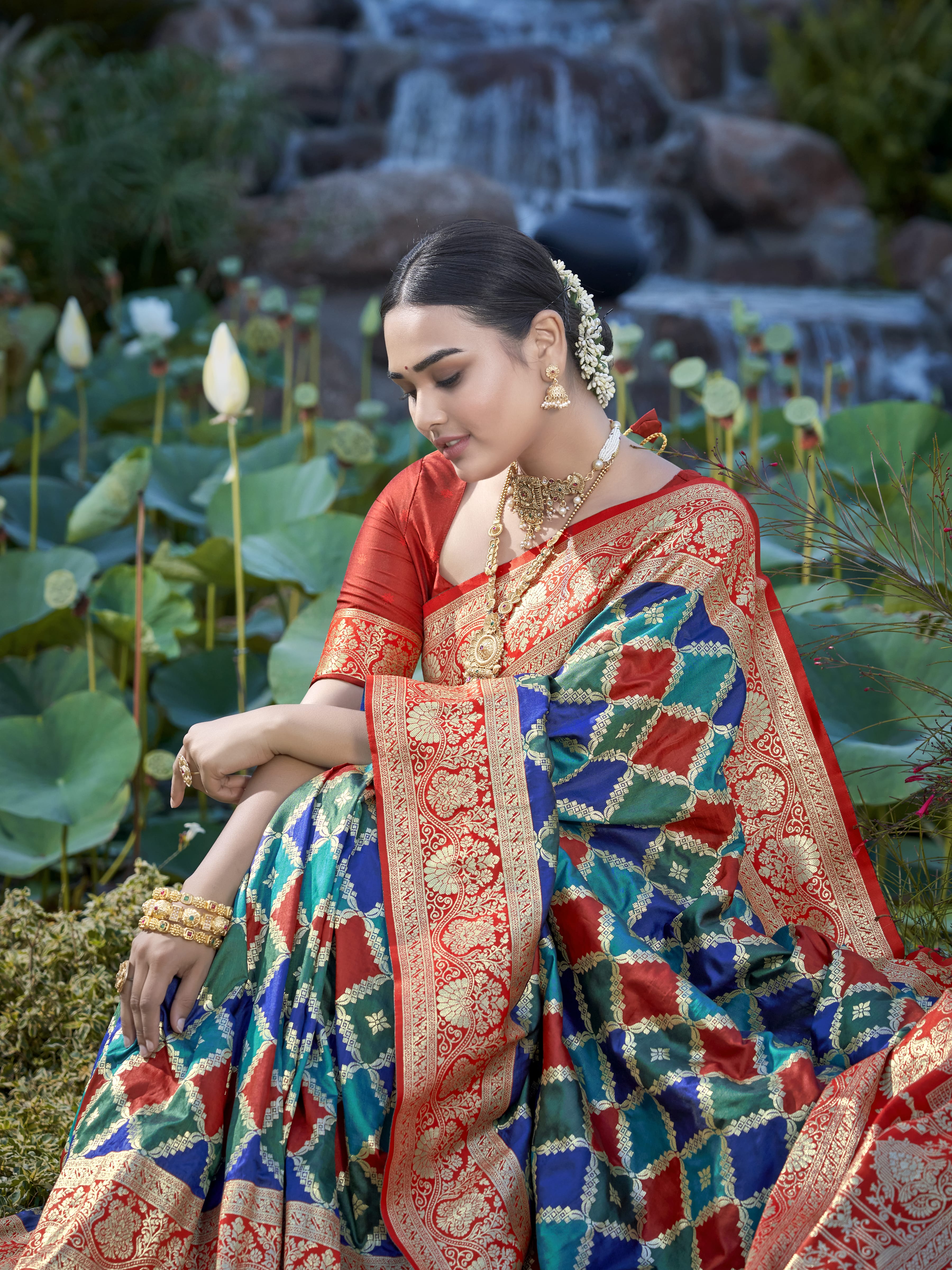 MANOHARI Banarasi Silk Blend Jacquard Work Saree - Blue - Dista