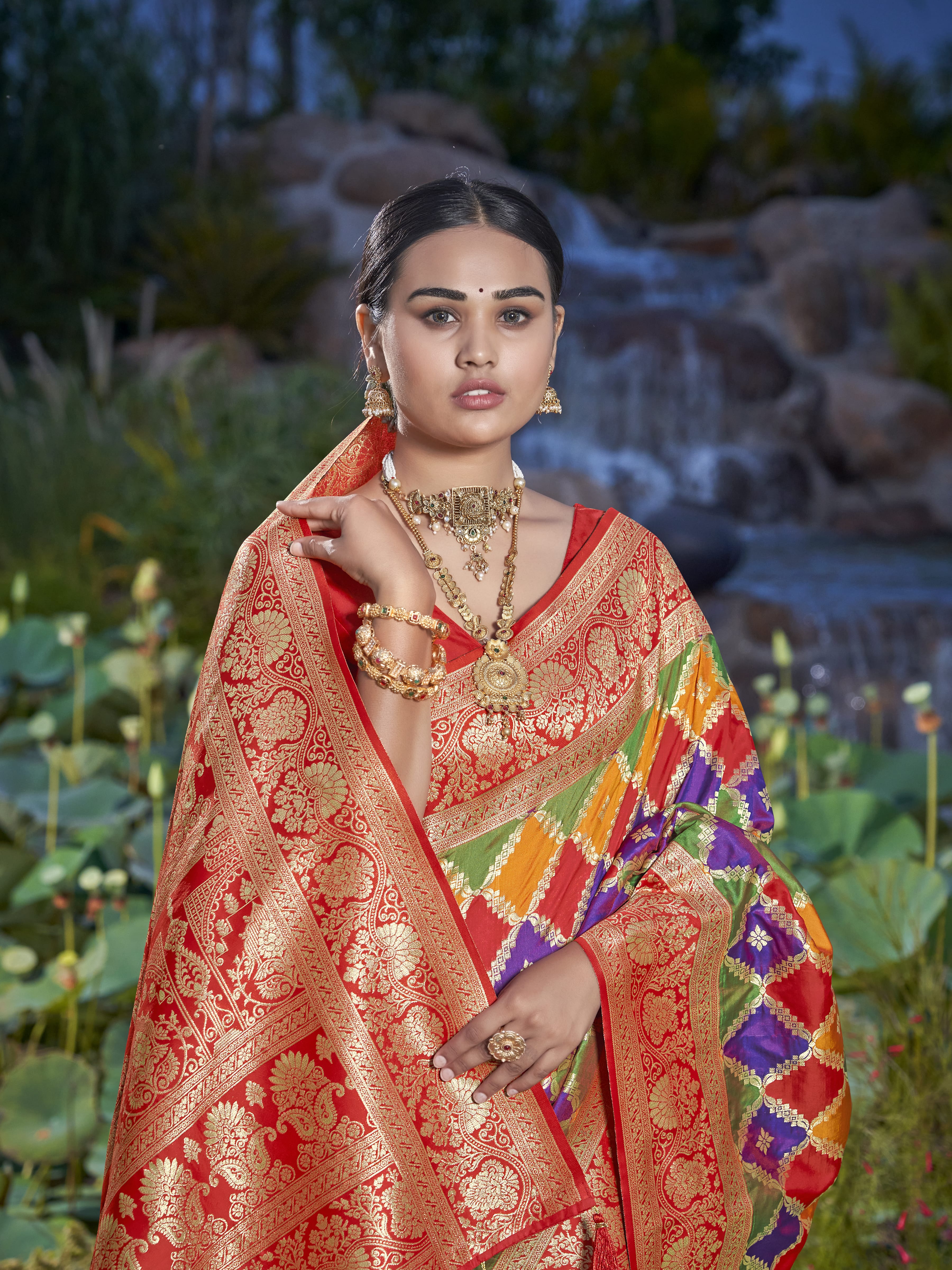 MANOHARI Banarasi Silk Blend Jacquard Work Saree - Green - Dista