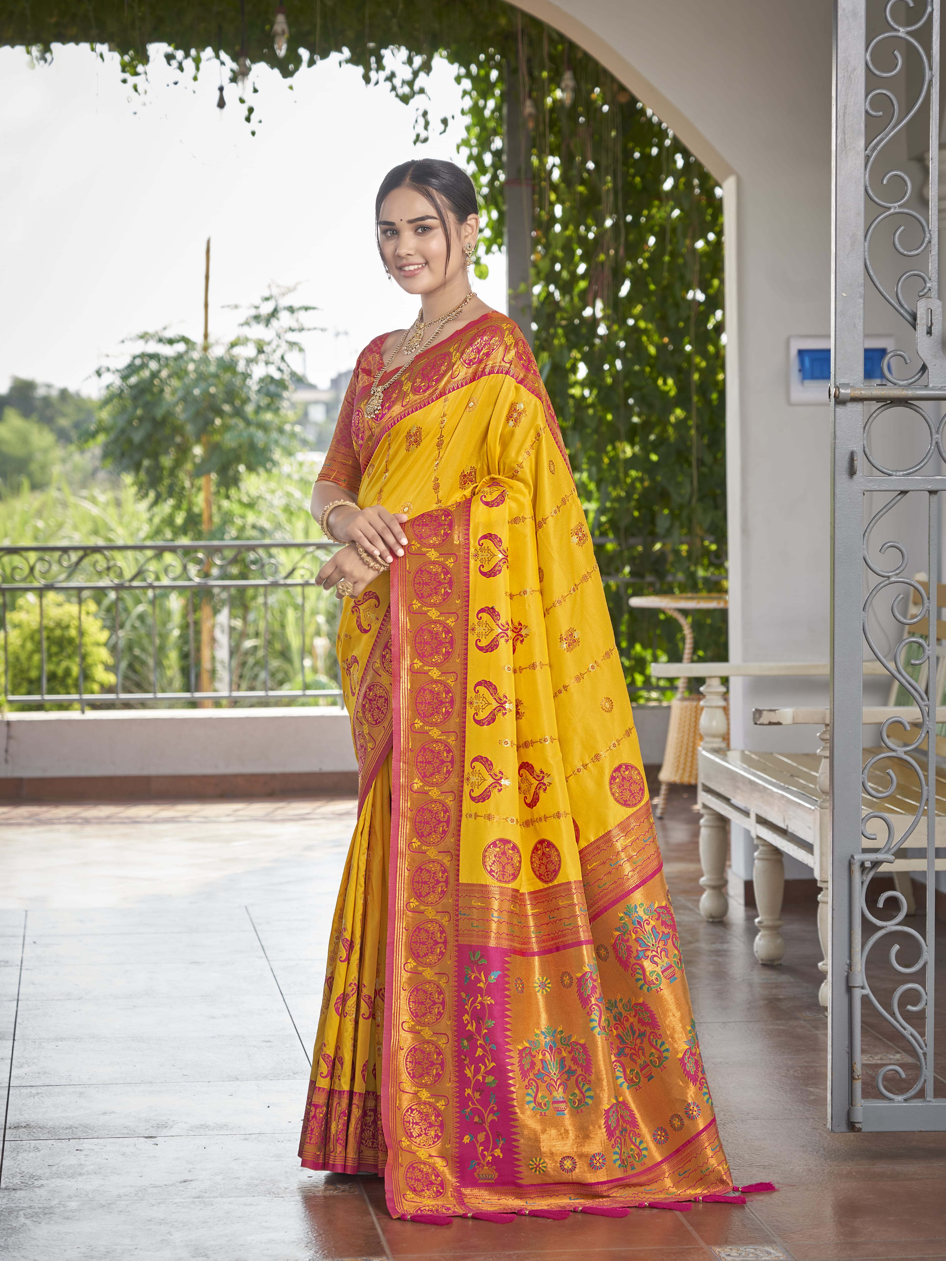 MANOHARI Banarasi Silk Blend Jacquard Work Saree - Yellow - Dista