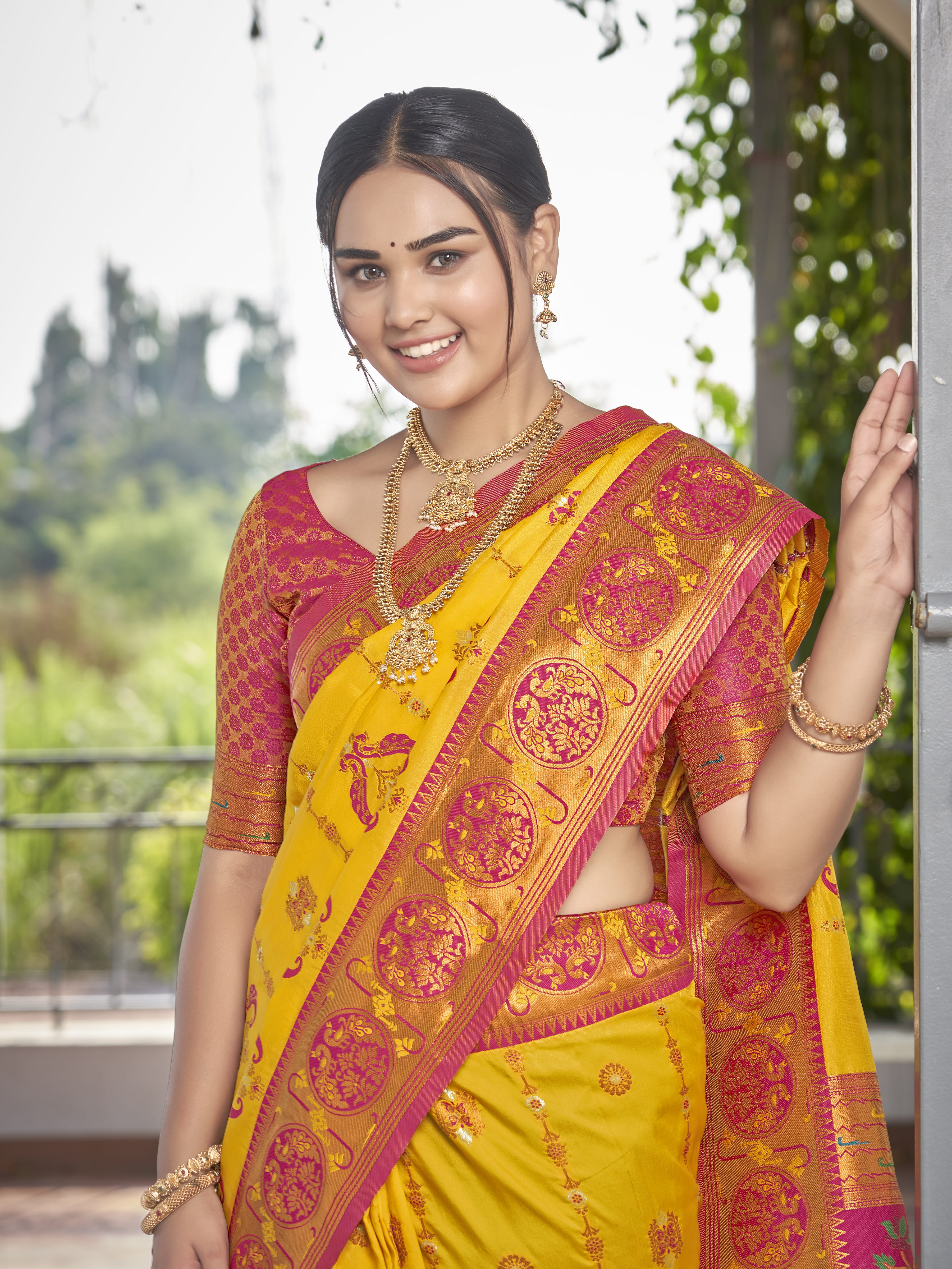MANOHARI Banarasi Silk Blend Jacquard Work Saree - Yellow - Dista