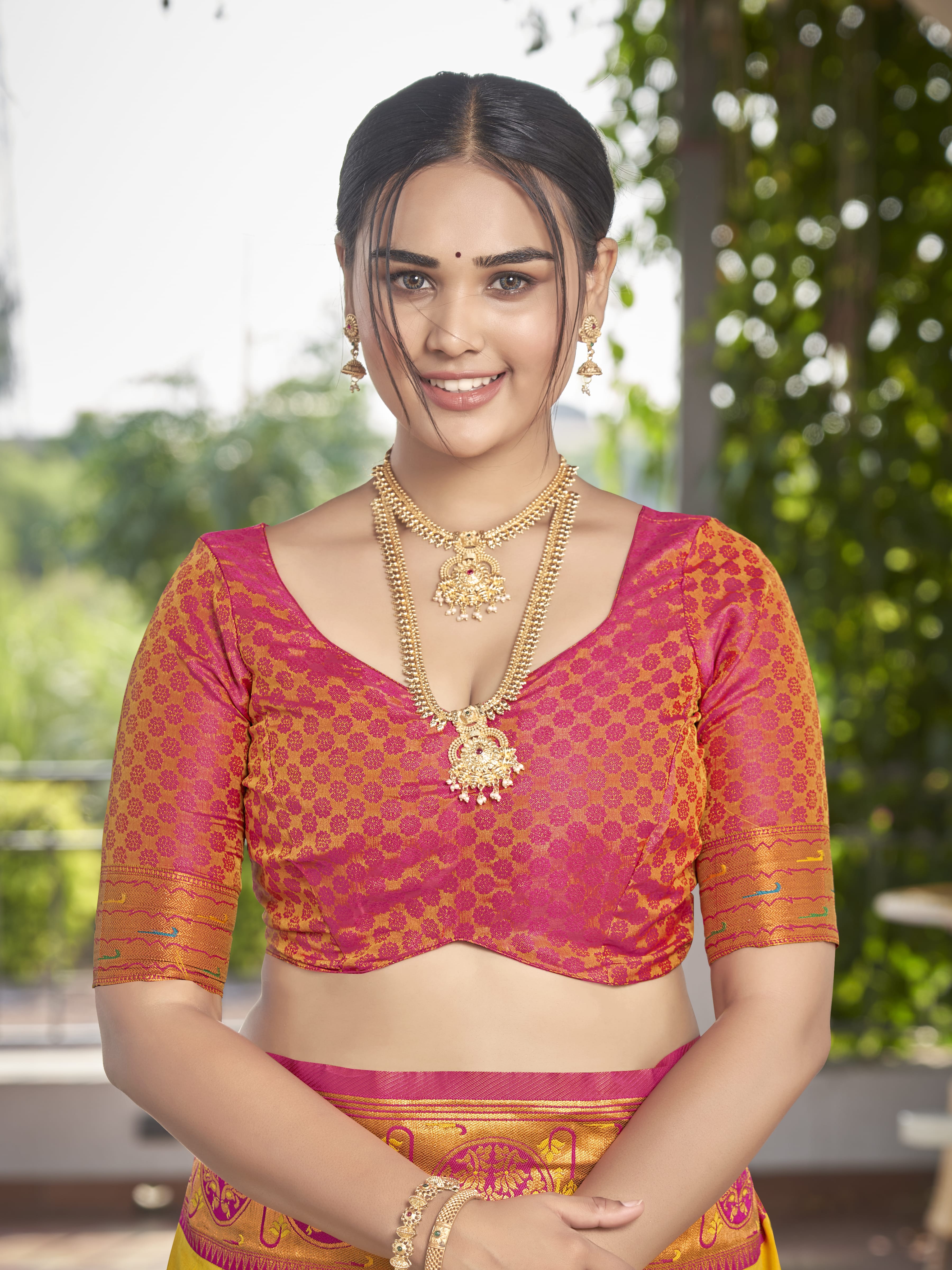 MANOHARI Banarasi Silk Blend Jacquard Work Saree - Yellow - Dista