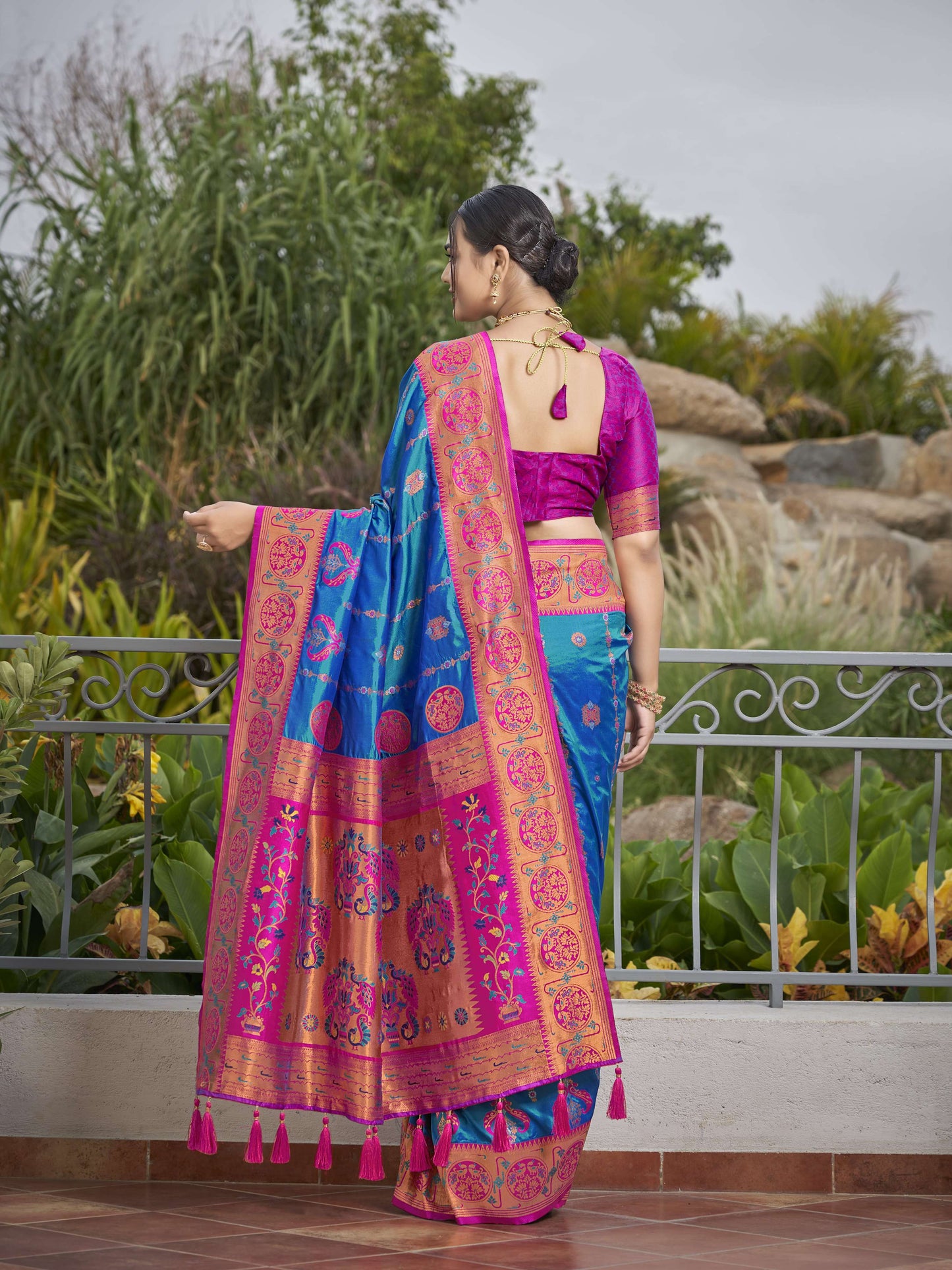 MANOHARI Banarasi Silk Blend Jacquard Work Saree - Blue - Dista