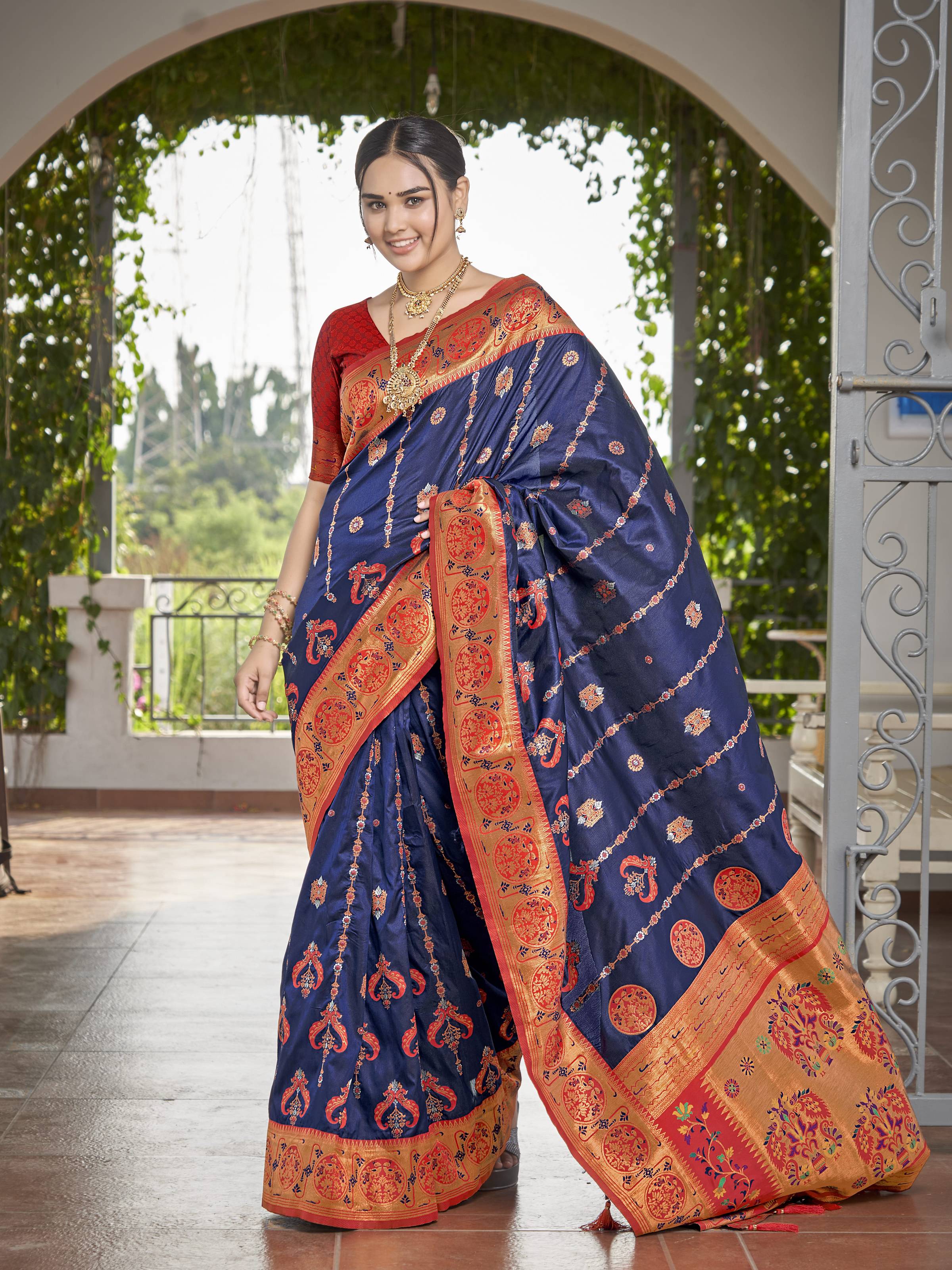 MANOHARI Banarasi Silk Blend Jacquard Work Saree - Blue - Dista