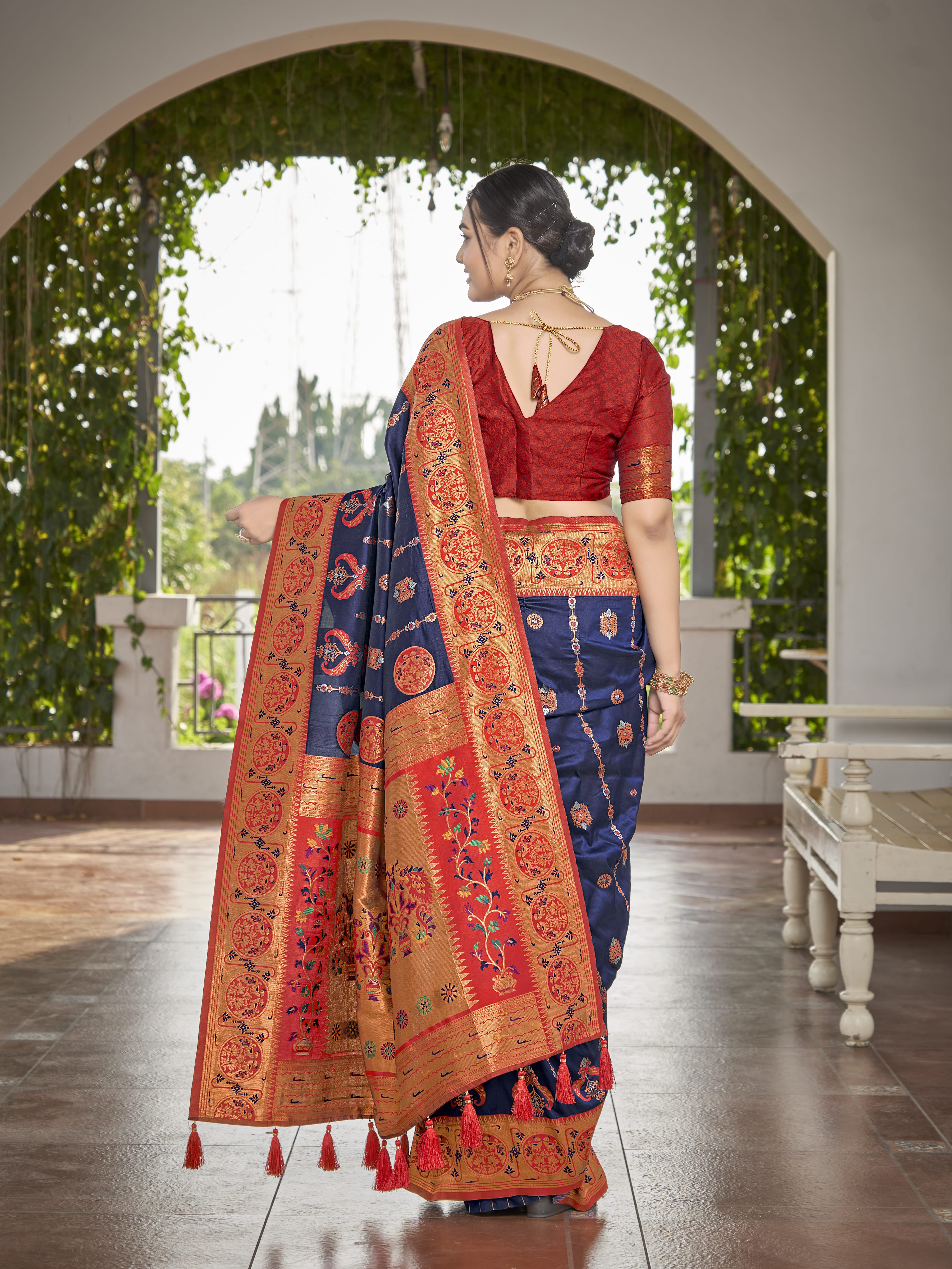 MANOHARI Banarasi Silk Blend Jacquard Work Saree - Blue - Dista