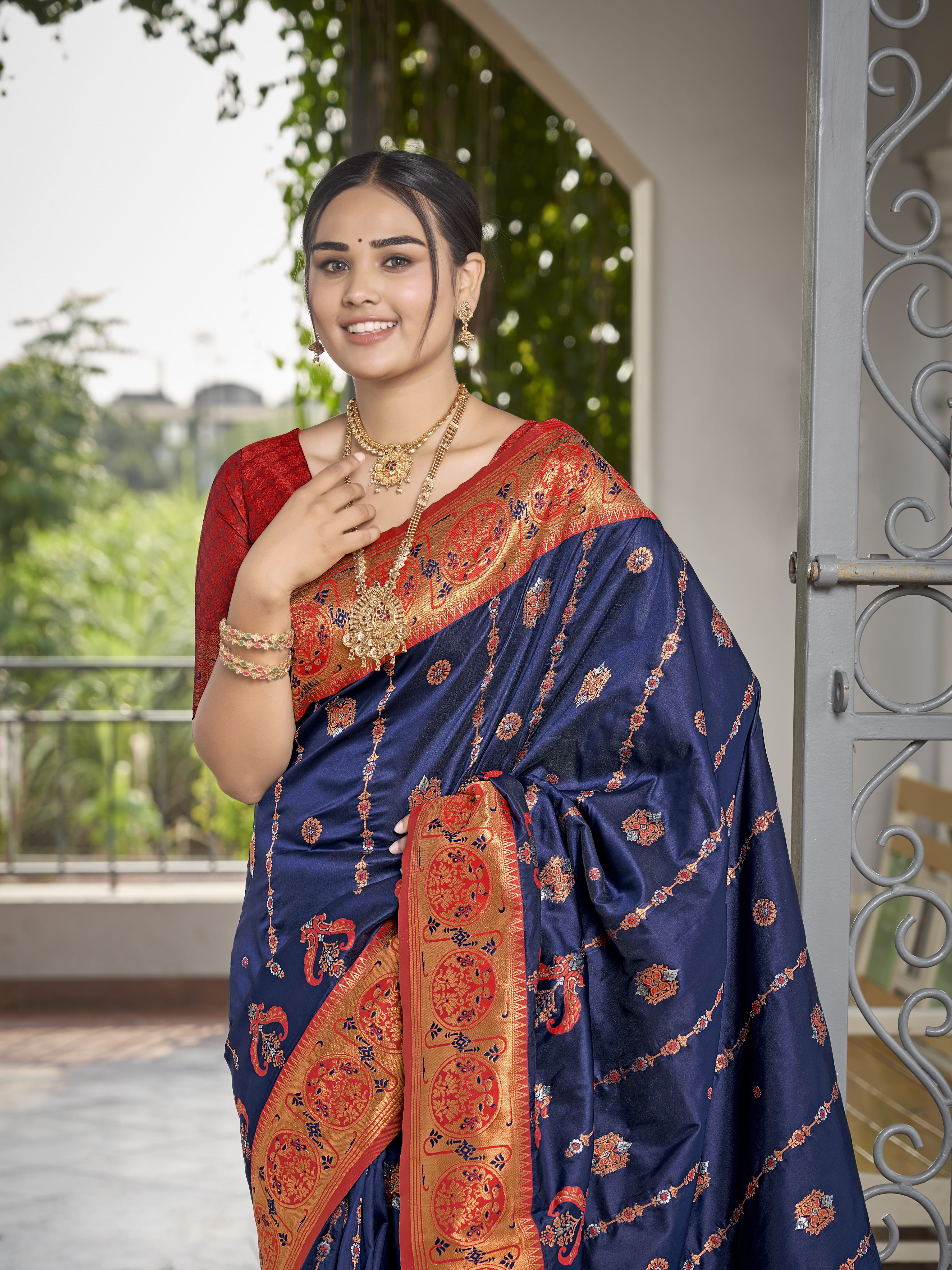 MANOHARI Banarasi Silk Blend Jacquard Work Saree - Blue - Dista
