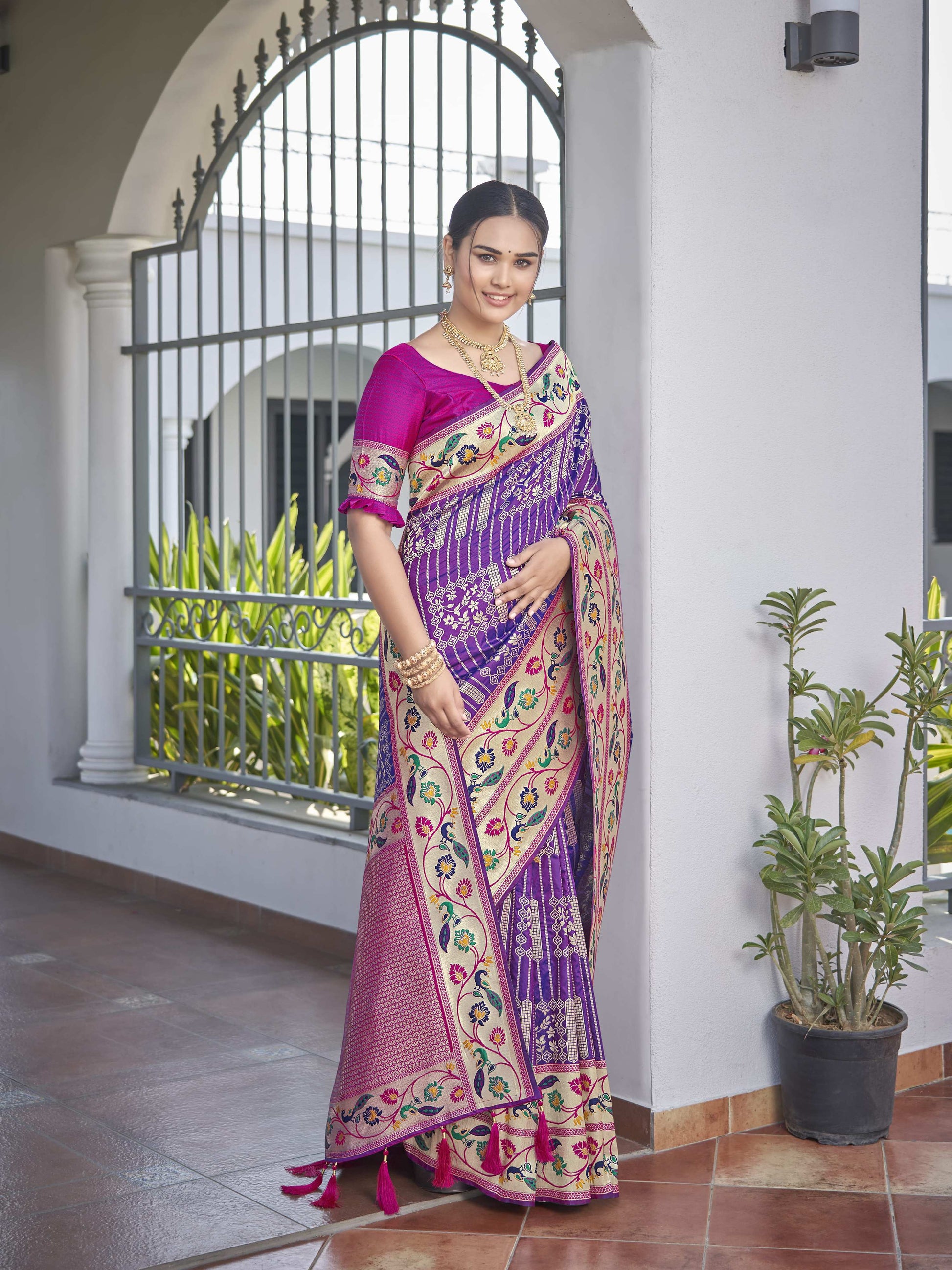 MANOHARI Banarasi Silk Blend Jacquard Work Saree - Purple - Dista