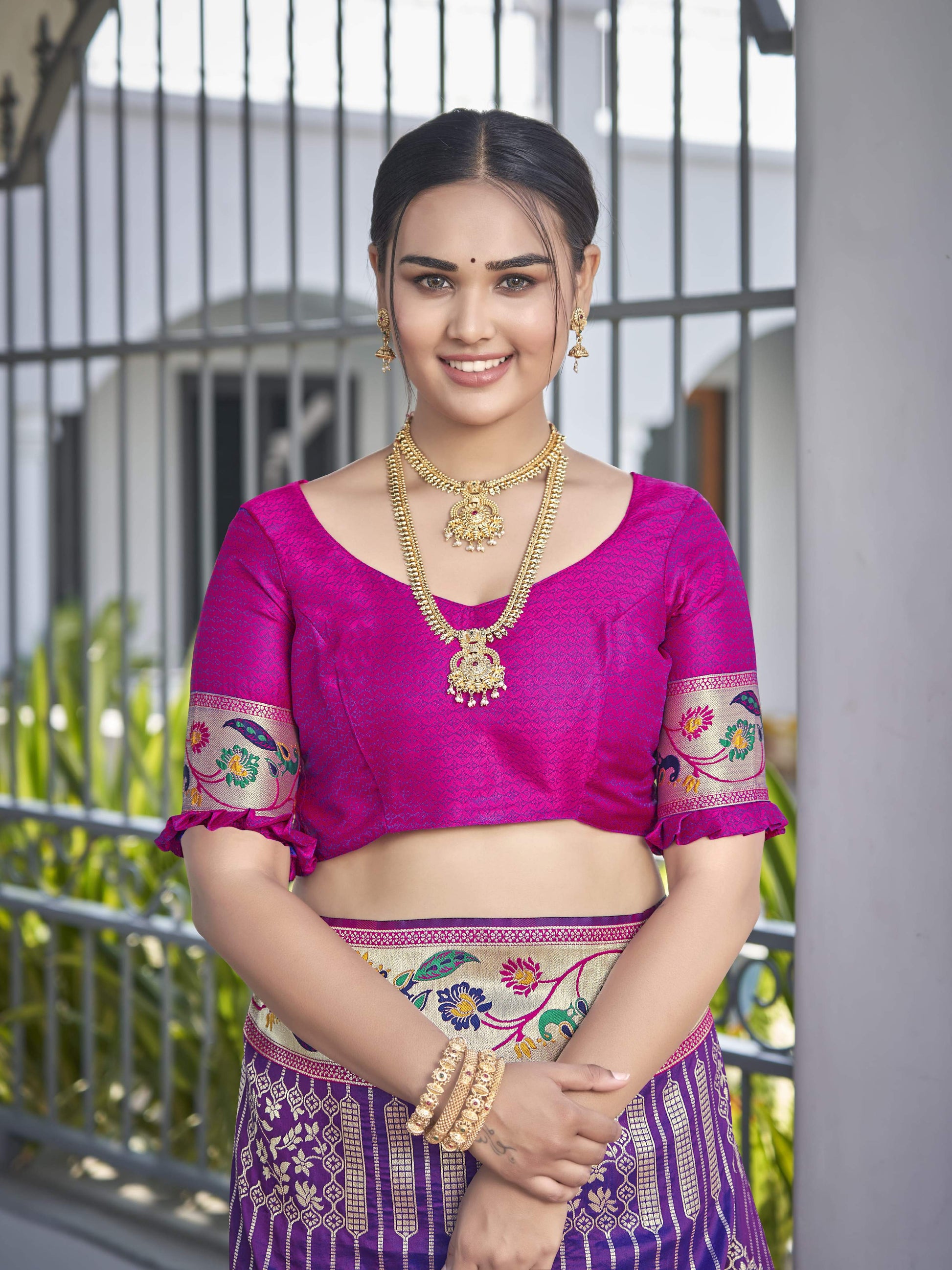MANOHARI Banarasi Silk Blend Jacquard Work Saree - Purple - Dista