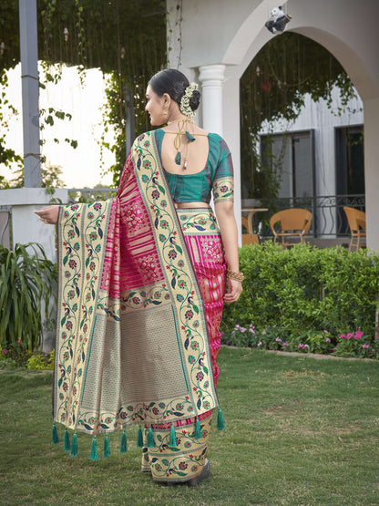 MANOHARI Banarasi Silk Blend Jacquard Work Saree - Pink - Dista