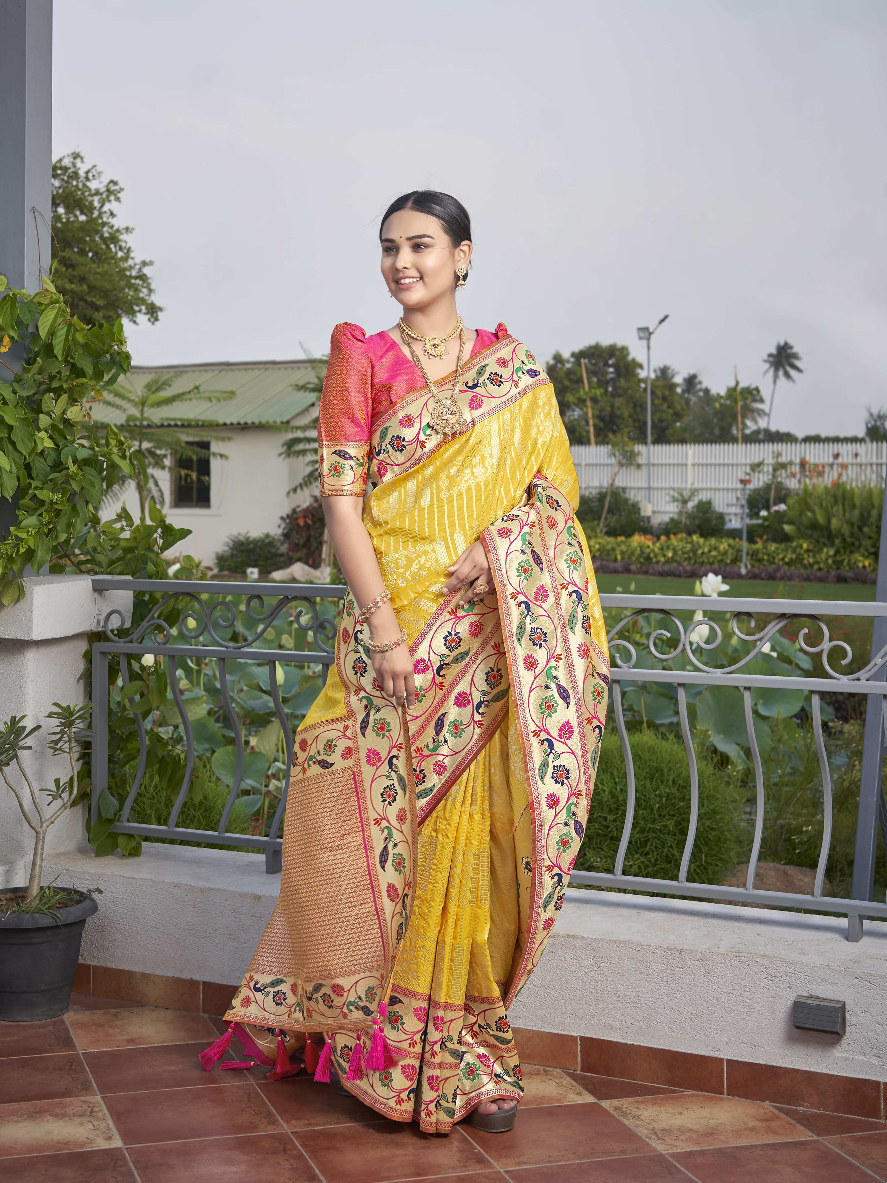 MANOHARI Banarasi Silk Blend Jacquard Work Saree - Yellow - Dista