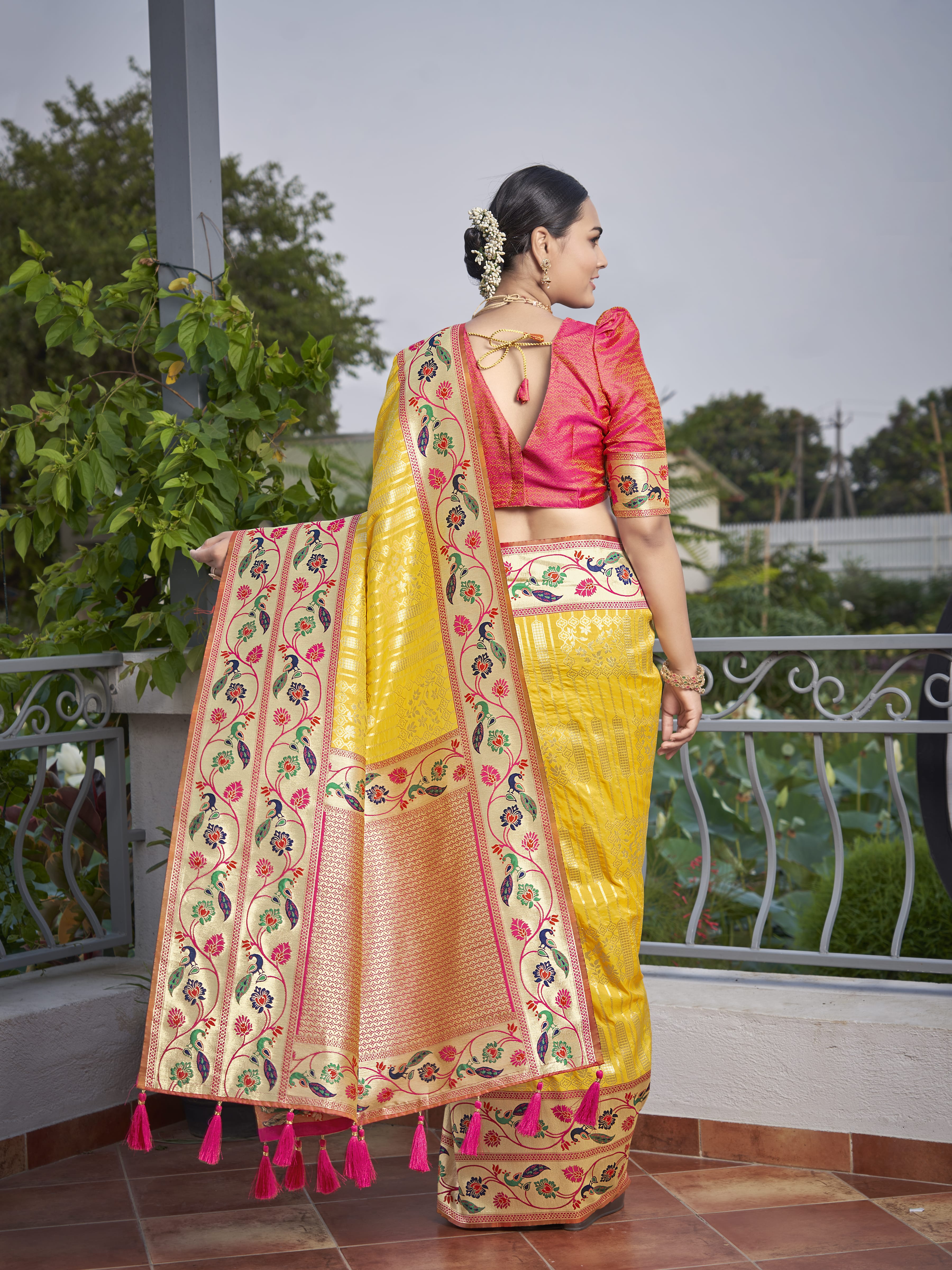 MANOHARI Banarasi Silk Blend Jacquard Work Saree - Yellow - Dista