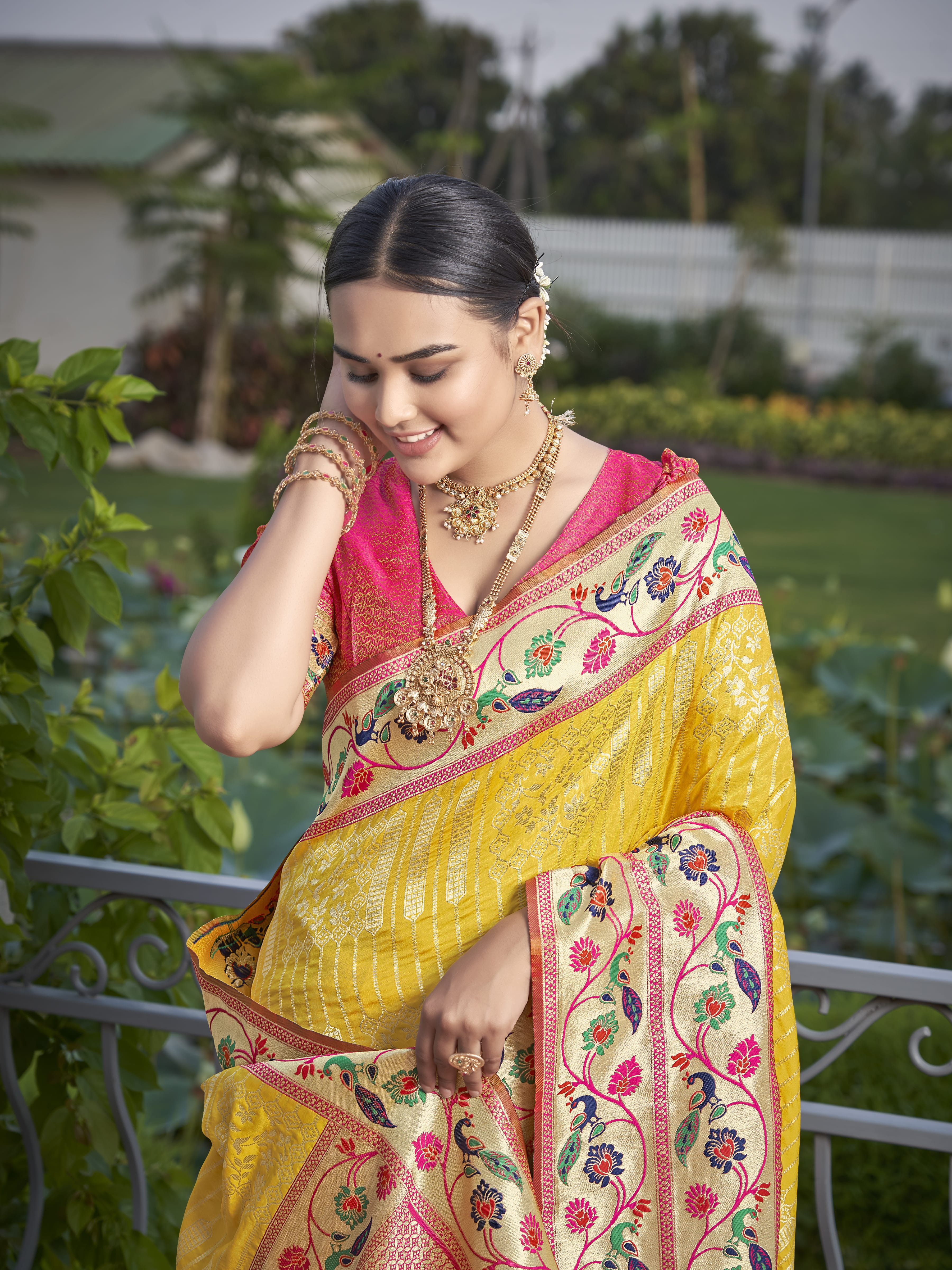 MANOHARI Banarasi Silk Blend Jacquard Work Saree - Yellow - Dista
