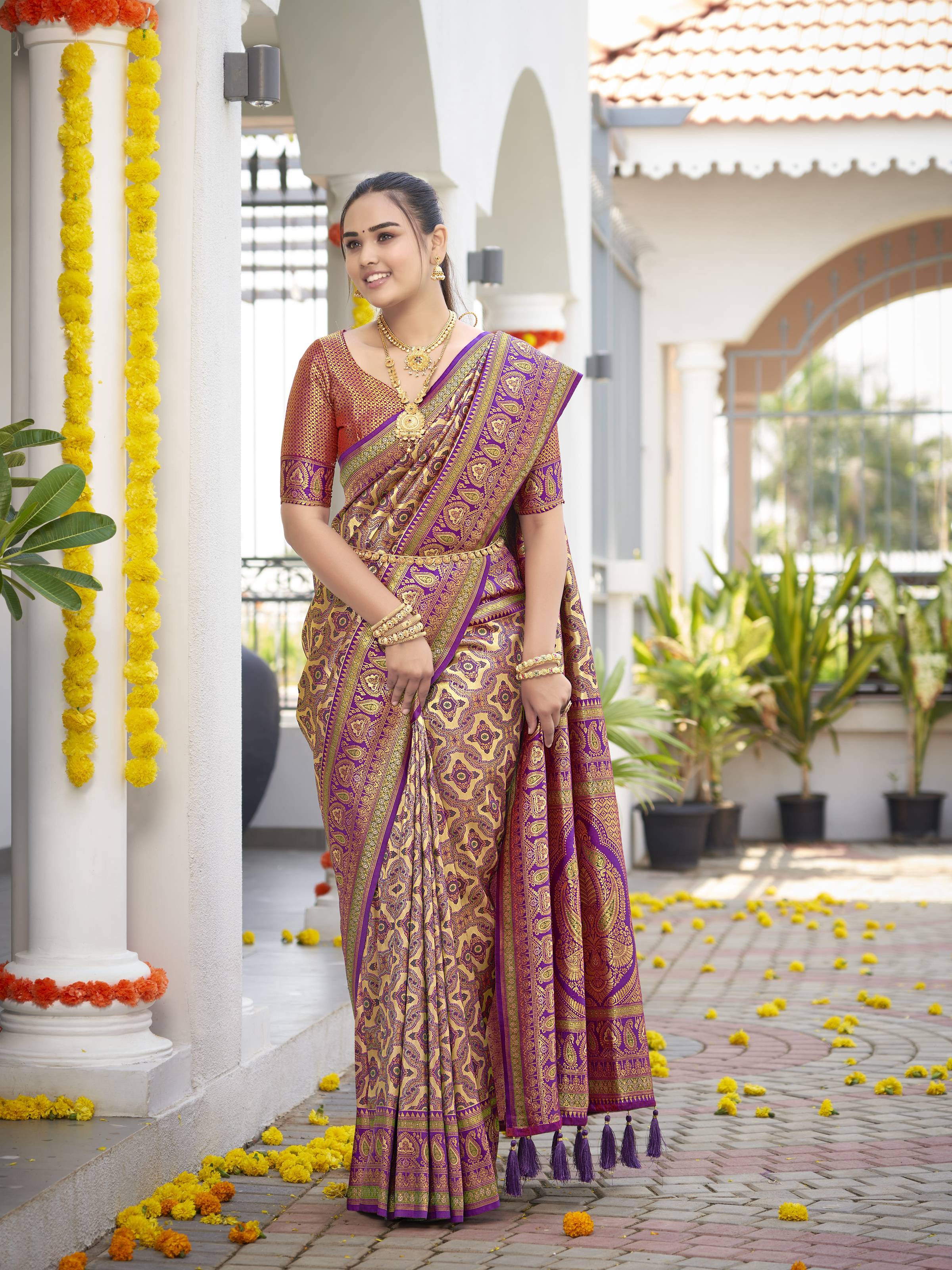 MANOHARI Banarasi Silk Blend Jacquard Work Saree - Purple - Dista