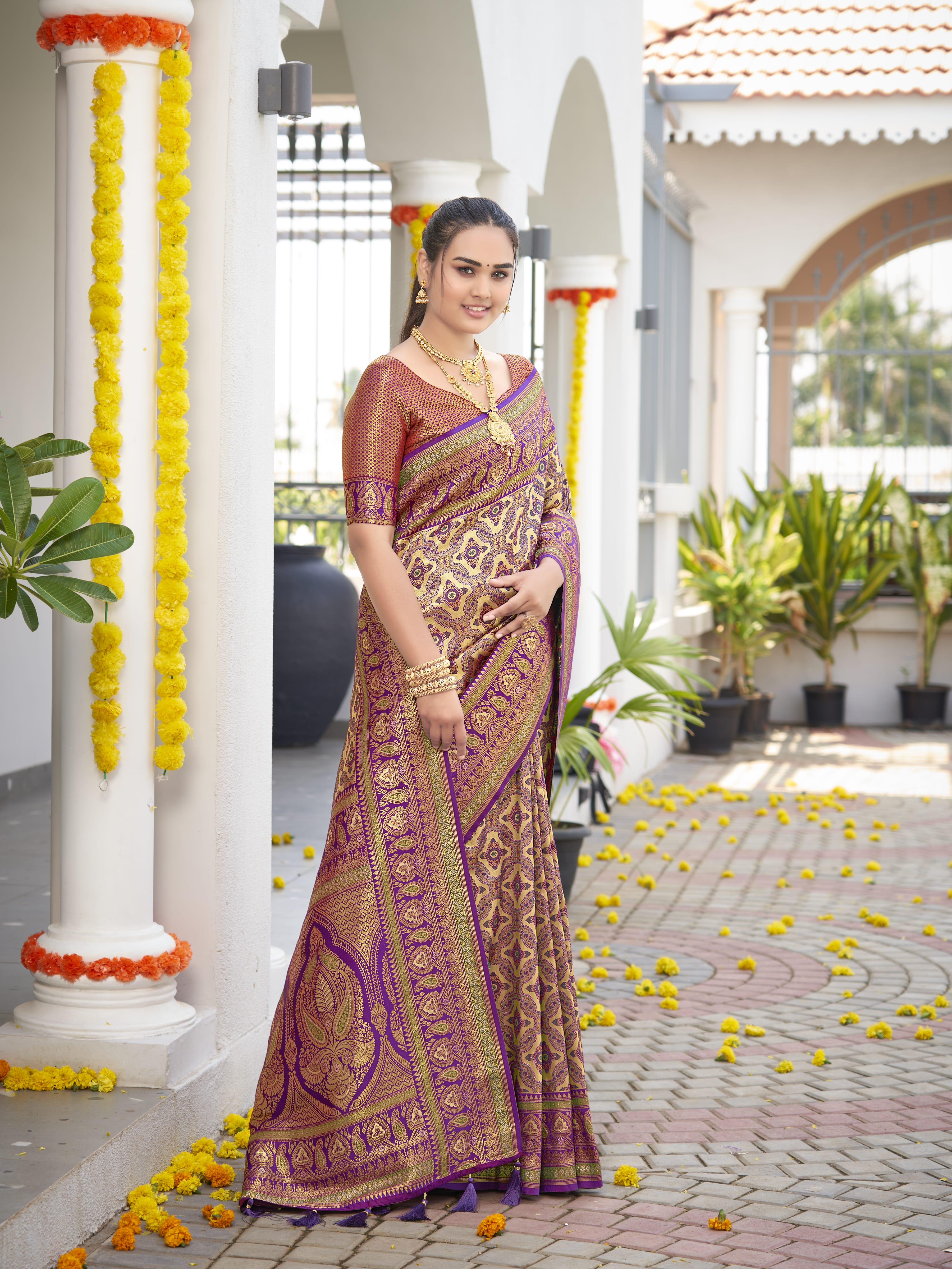 MANOHARI Banarasi Silk Blend Jacquard Work Saree - Purple - Dista