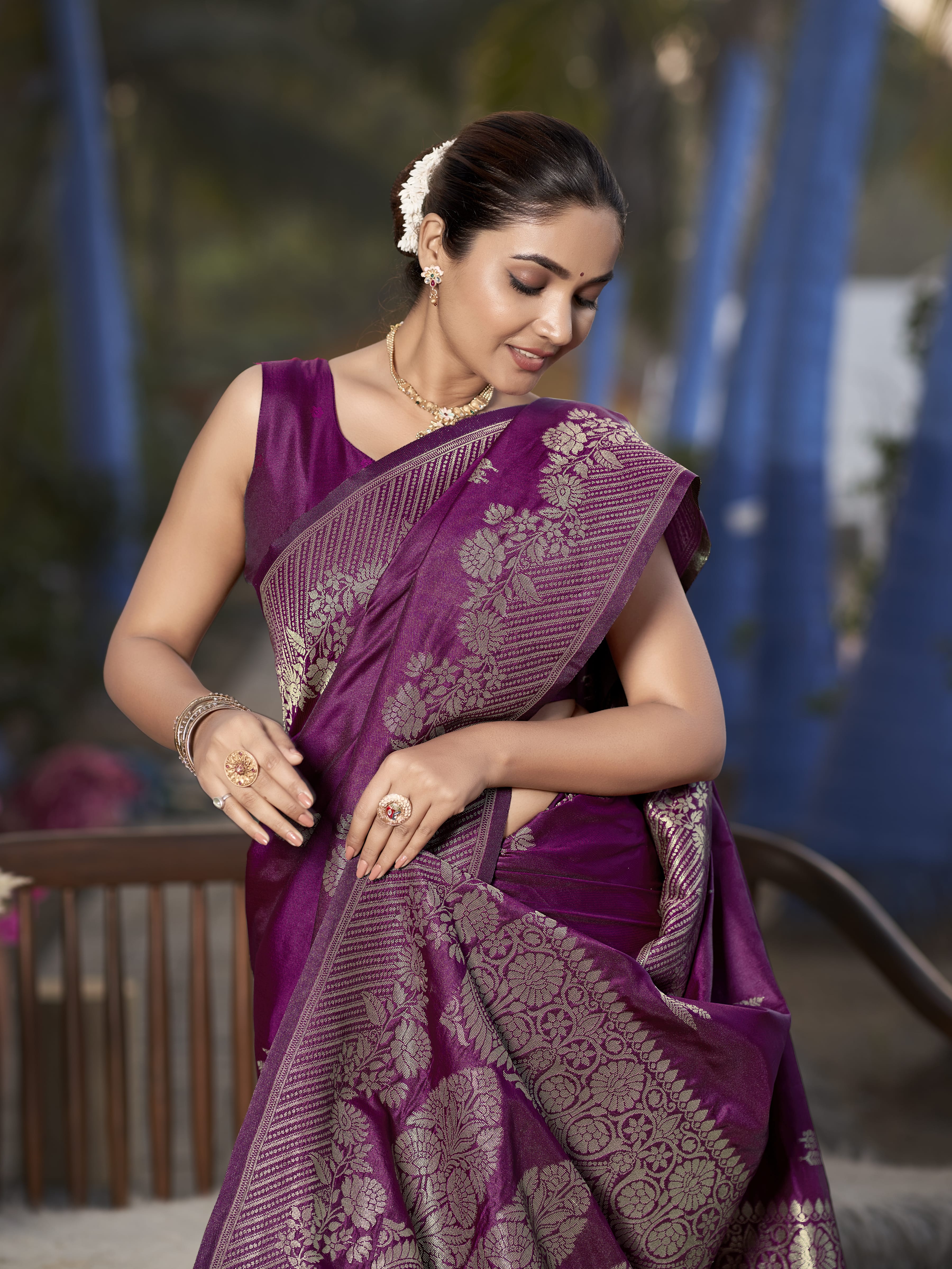 MANOHARI Banarasi Silk Blend Jacquard Work Saree - Purple - Dista