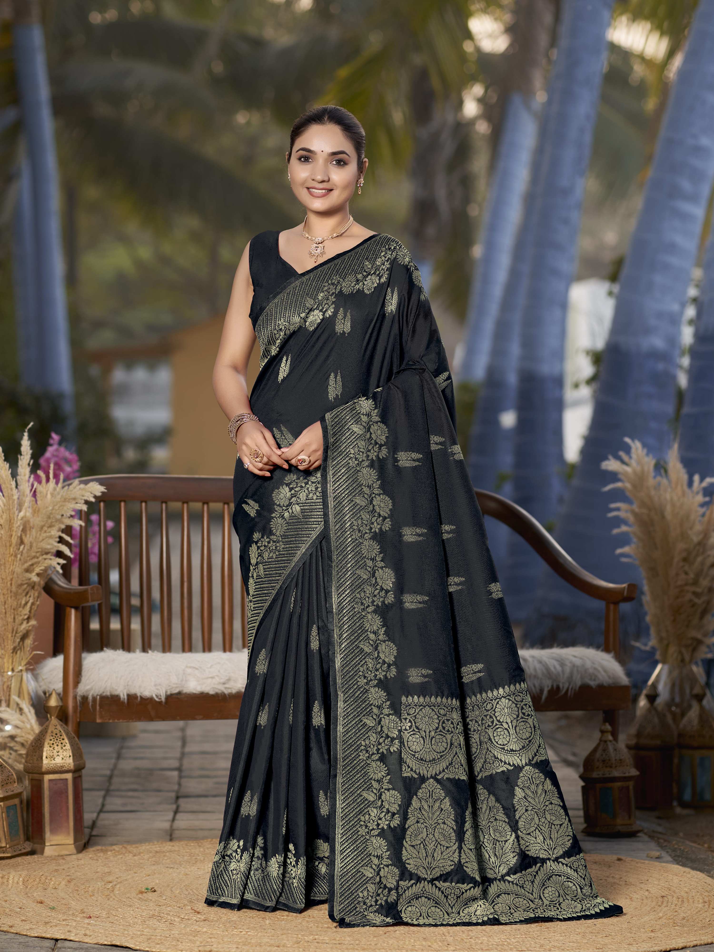 MANOHARI Banarasi Silk Blend Jacquard Work Saree - Black - Dista