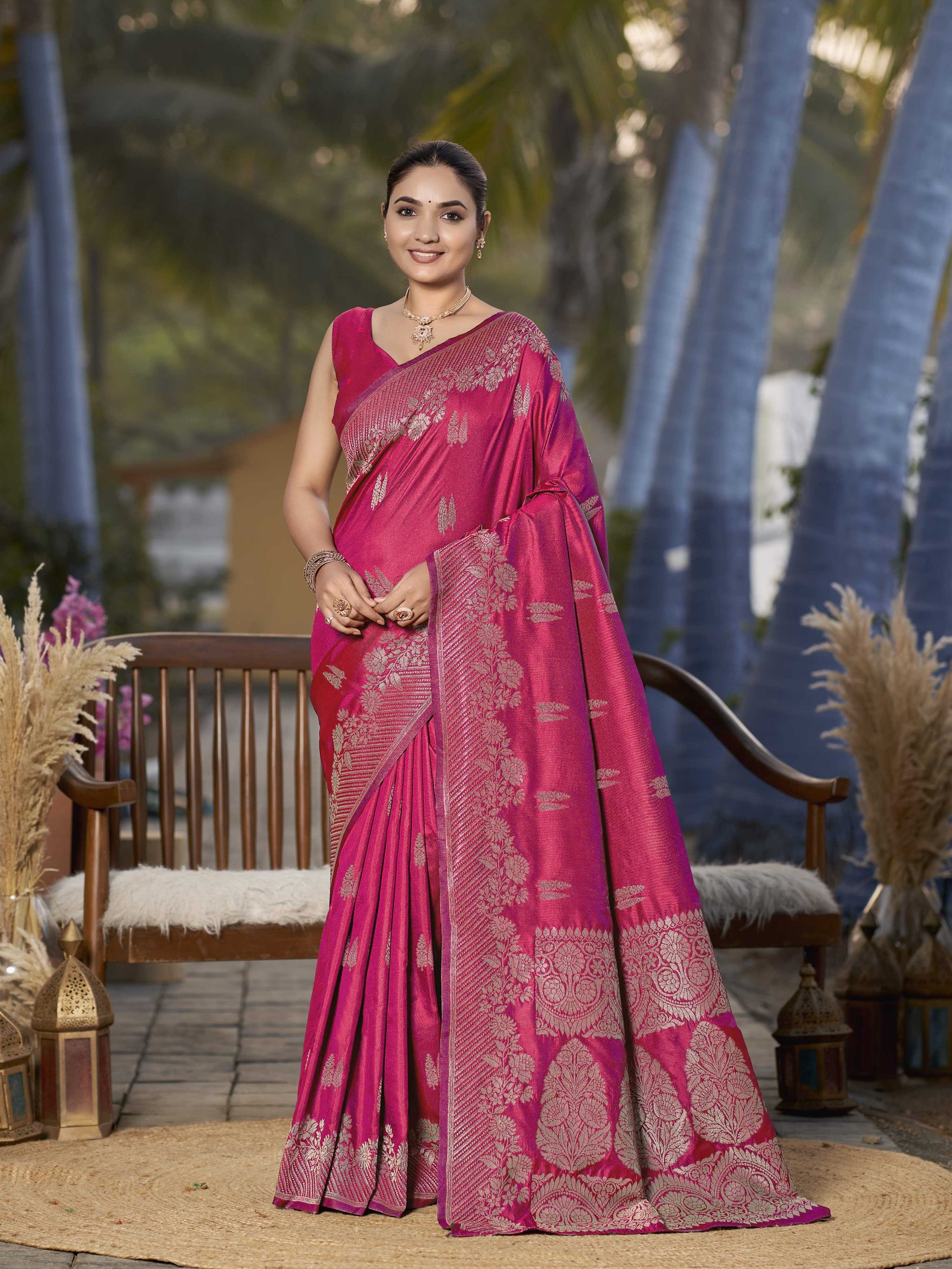 MANOHARI Banarasi Silk Blend Jacquard Work Saree - Pink - Dista
