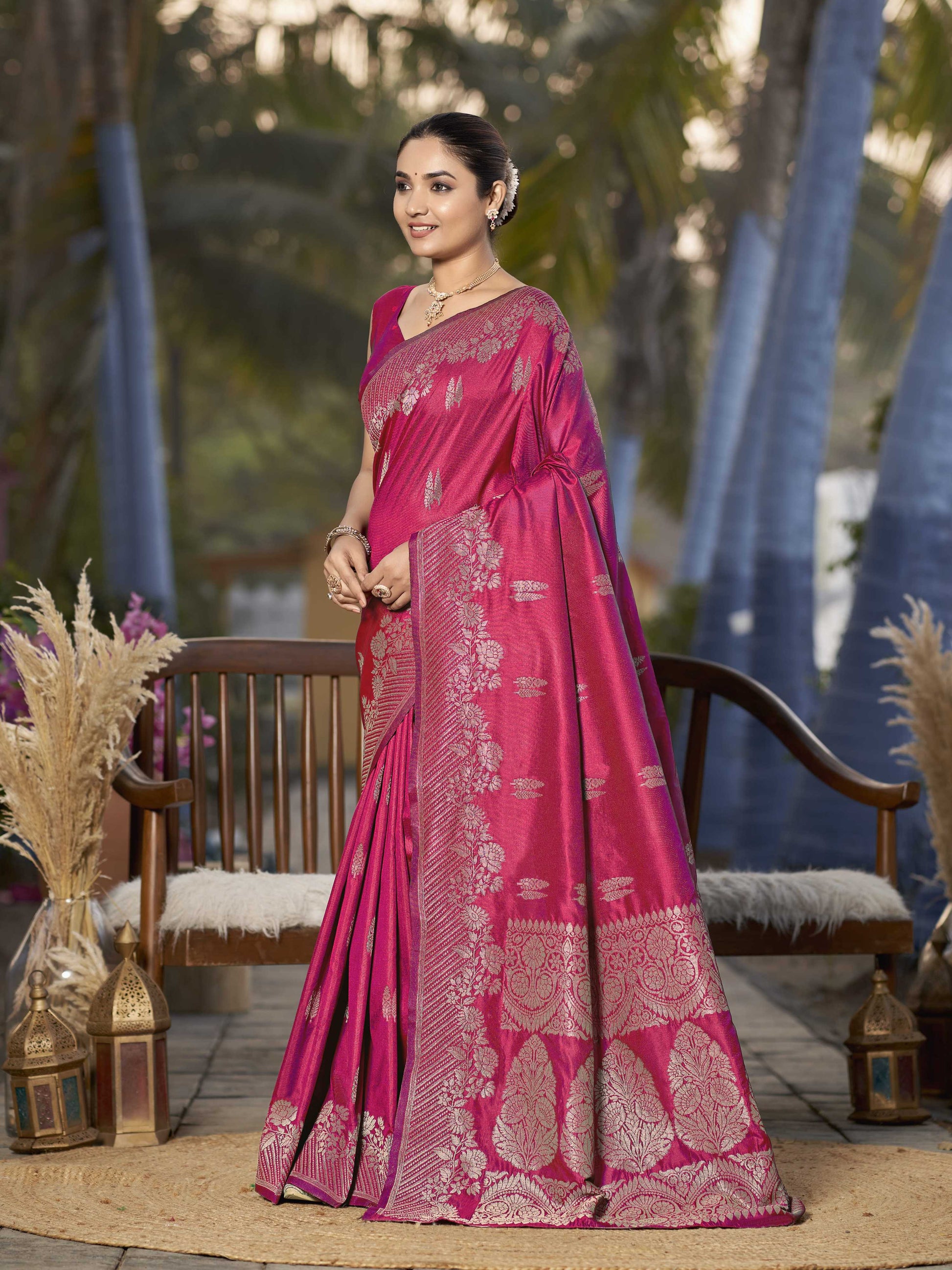 MANOHARI Banarasi Silk Blend Jacquard Work Saree - Pink - Dista