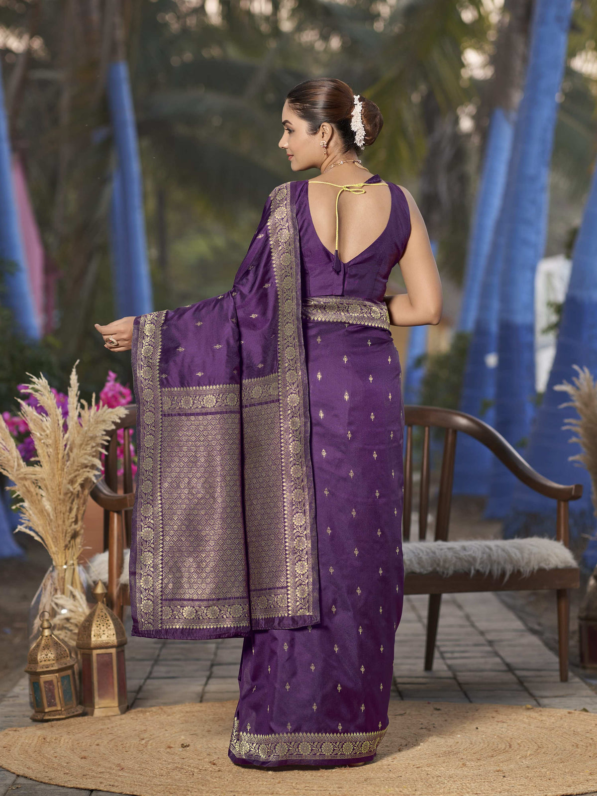MANOHARI Banarasi Silk Blend Jacquard Work Saree - Purple - Dista