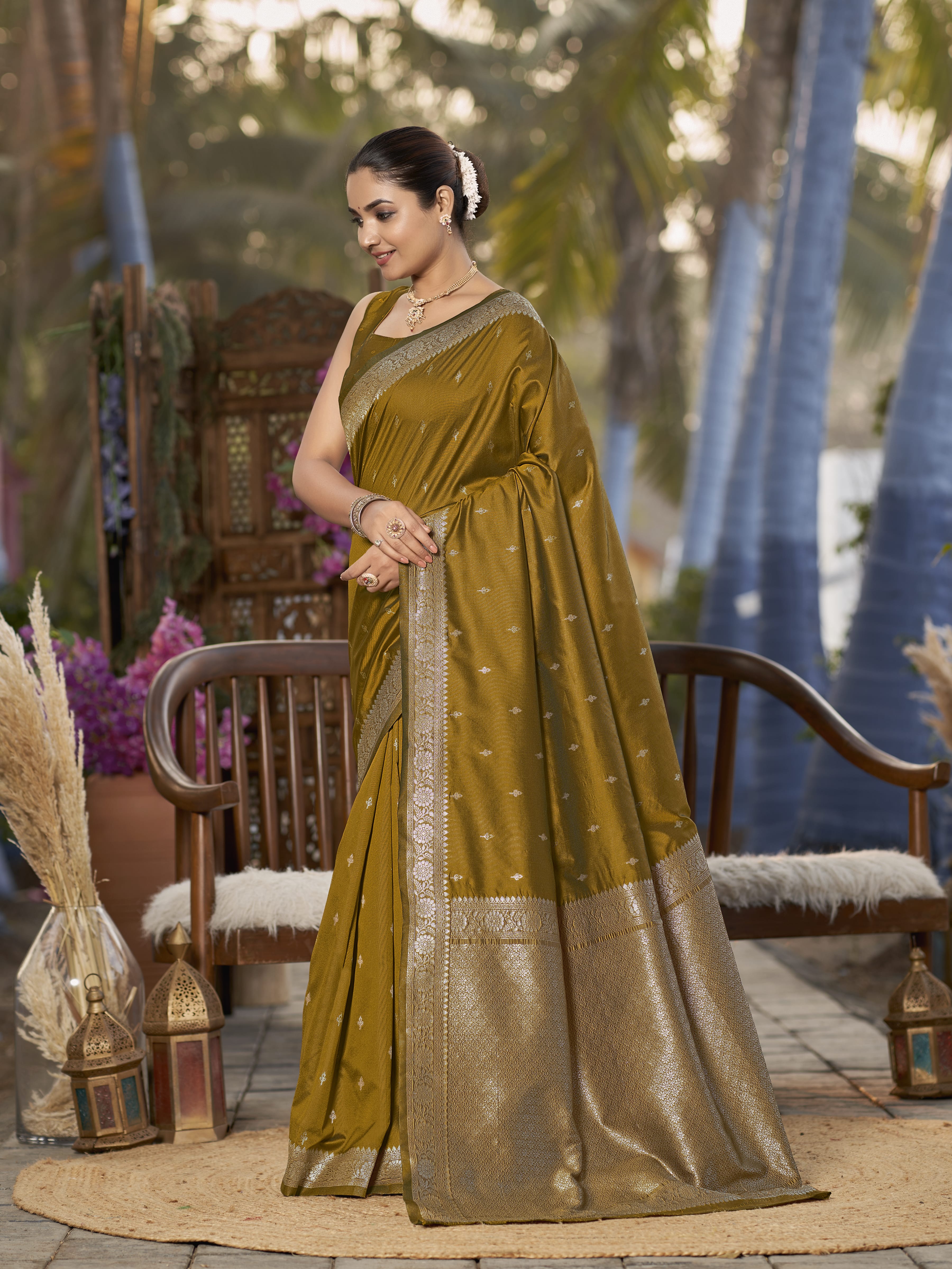 MANOHARI Banarasi Silk Blend Jacquard Work Saree - Yellow - Dista