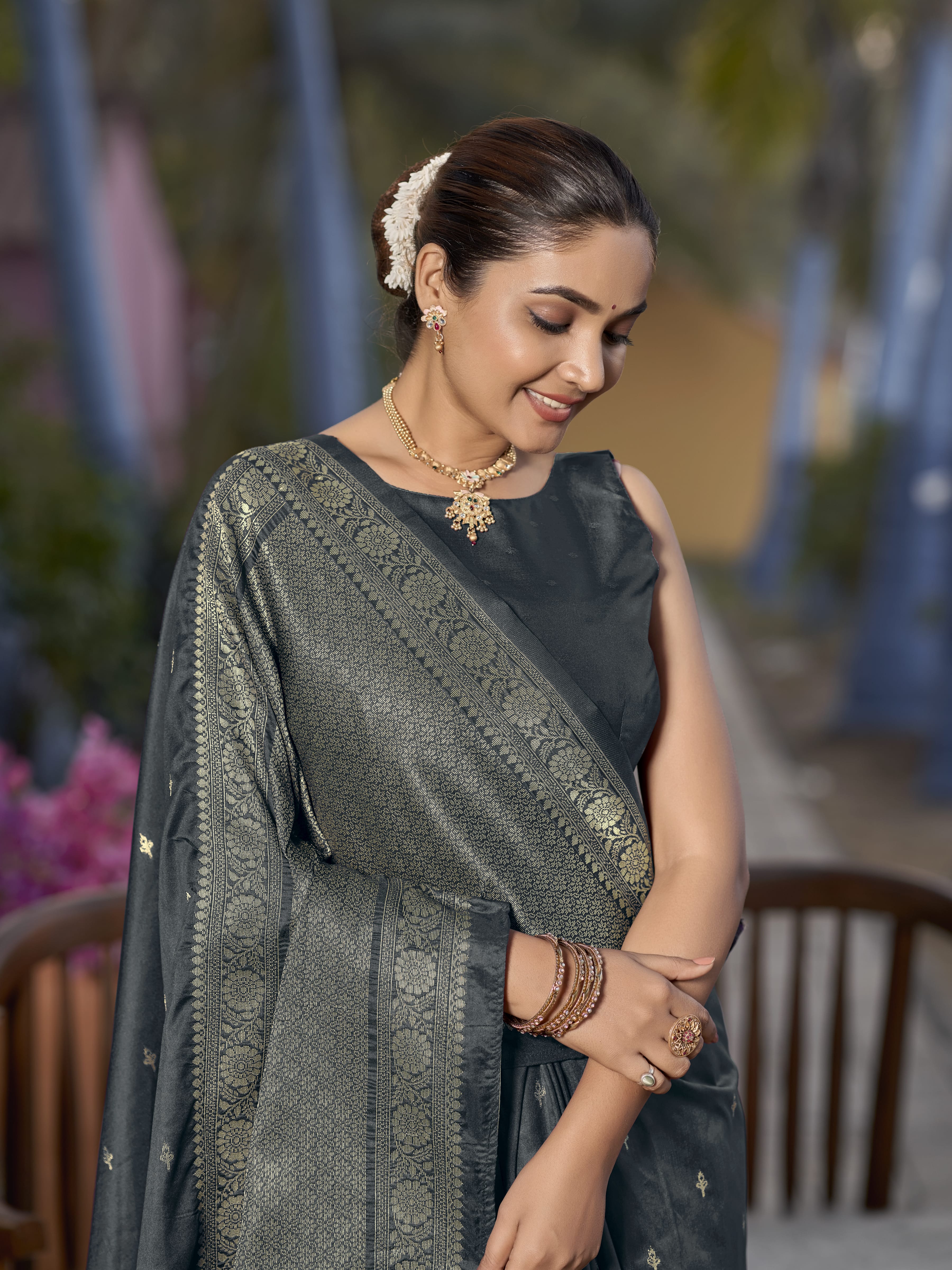 MANOHARI Banarasi Silk Blend Jacquard Work Saree - Grey - Dista