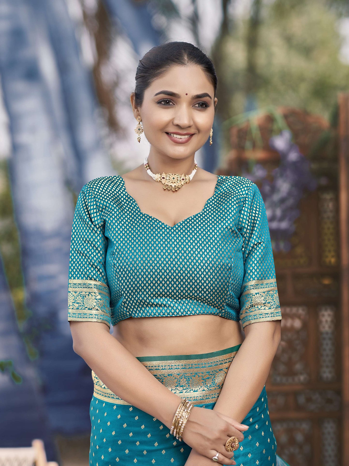 MANOHARI Banarasi Silk Blend Jacquard Work Saree - Turquoise - Dista