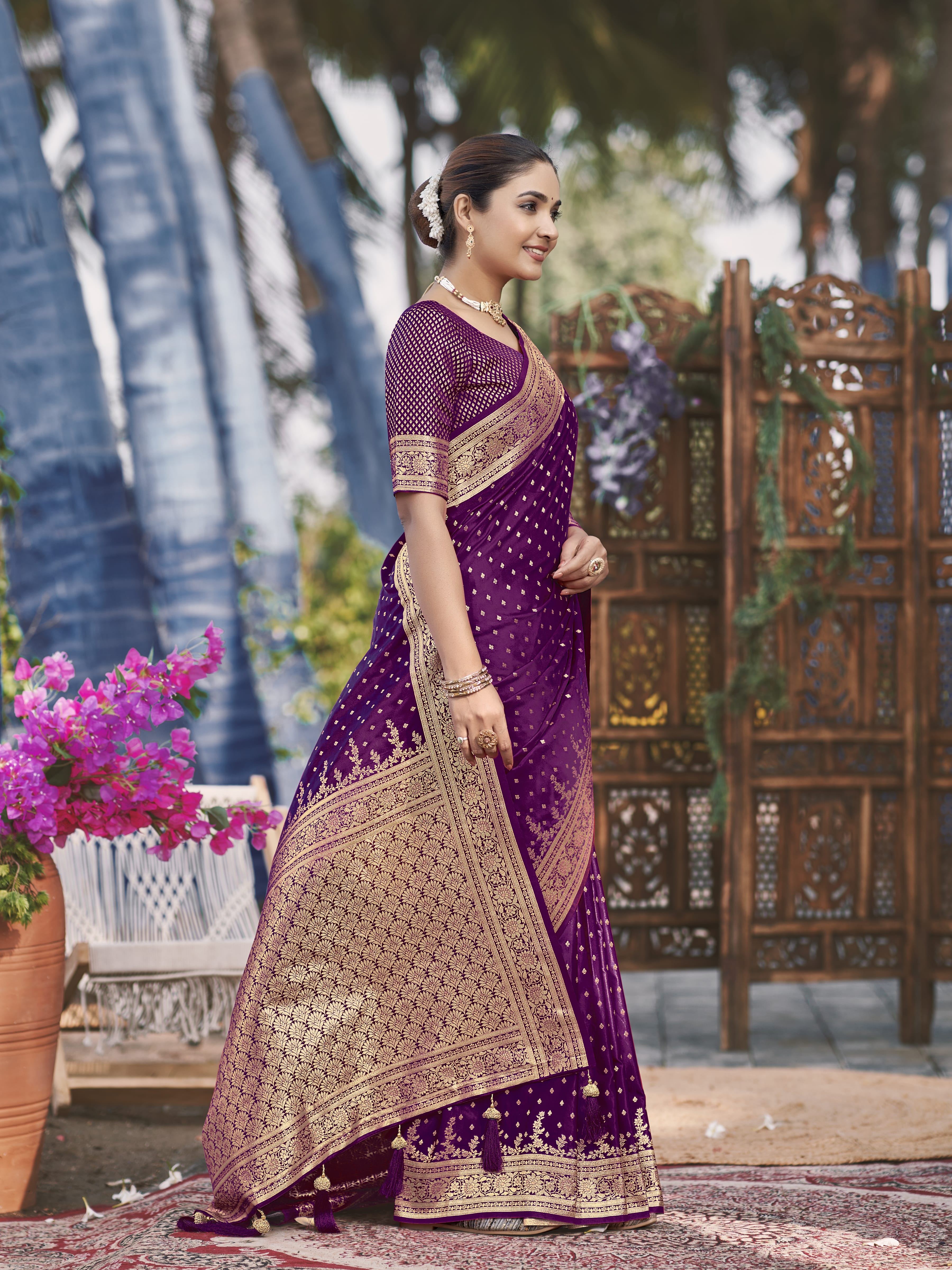 MANOHARI Banarasi Silk Blend Jacquard Work Saree - Purple - Dista