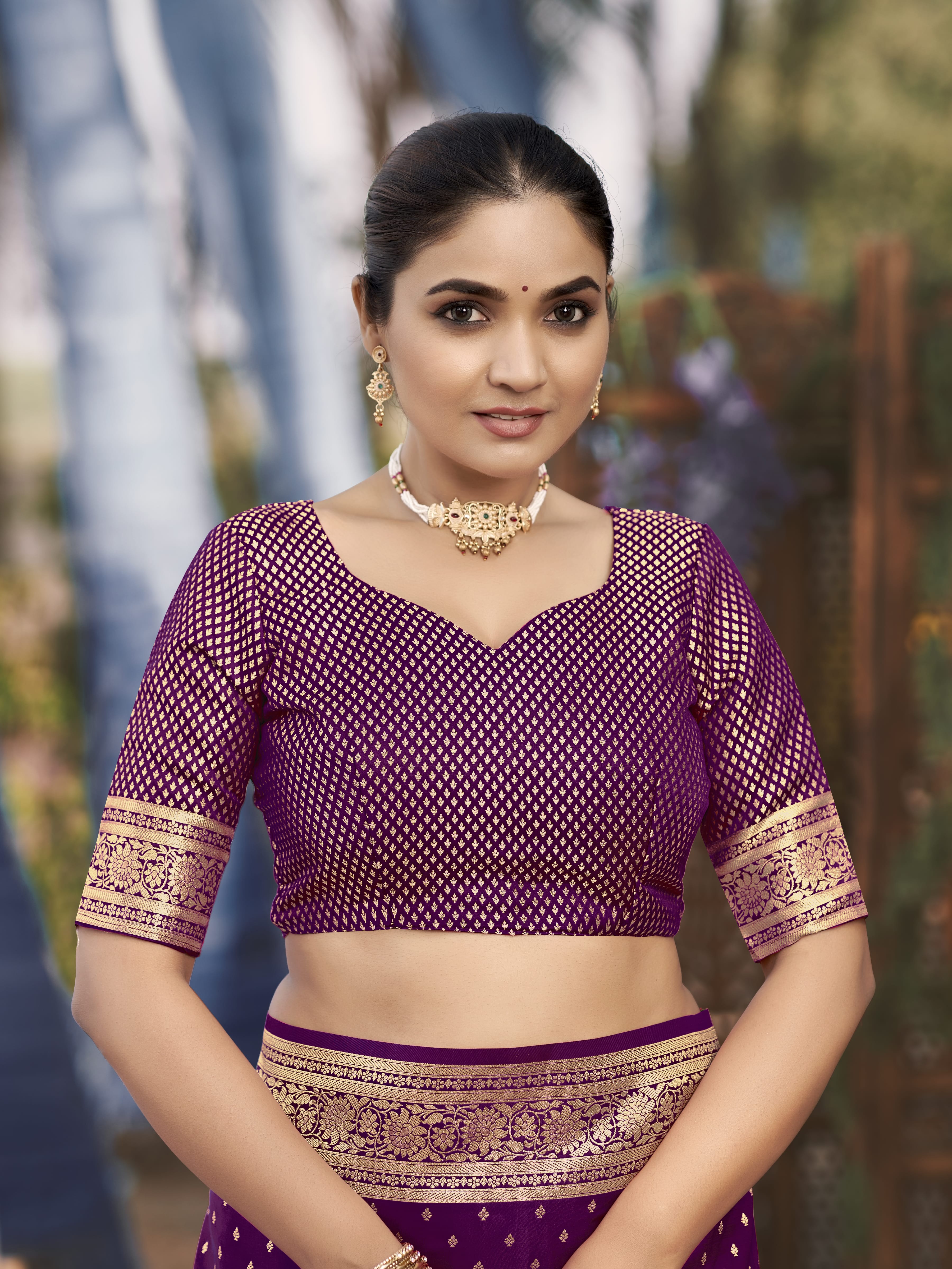 MANOHARI Banarasi Silk Blend Jacquard Work Saree - Purple - Dista