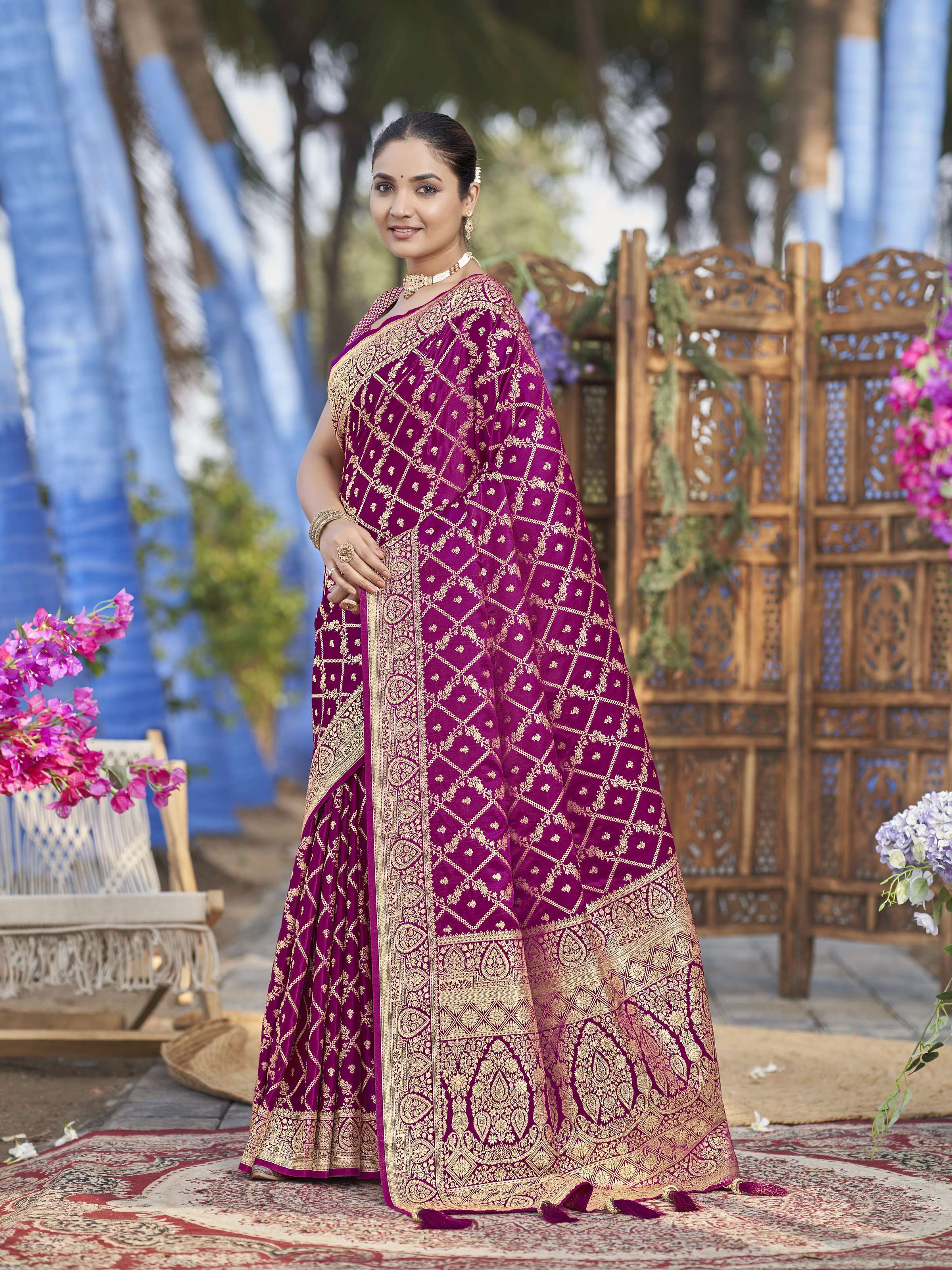 MANOHARI Banarasi Silk Blend Jacquard Work Saree - Pink - Dista