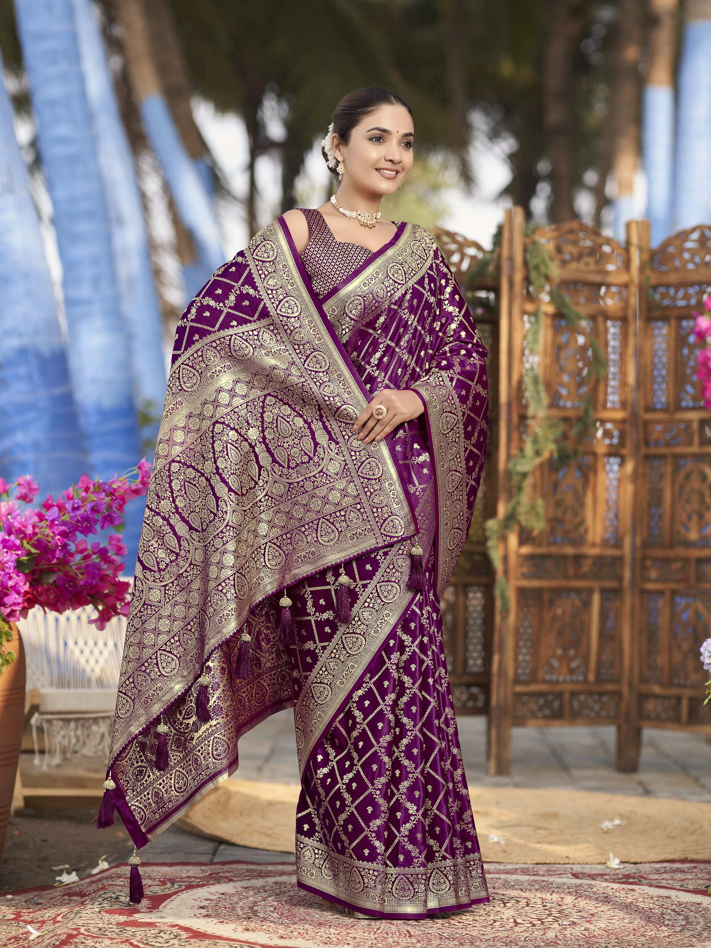 MANOHARI Banarasi Silk Blend Jacquard Work Saree - Purple - Dista