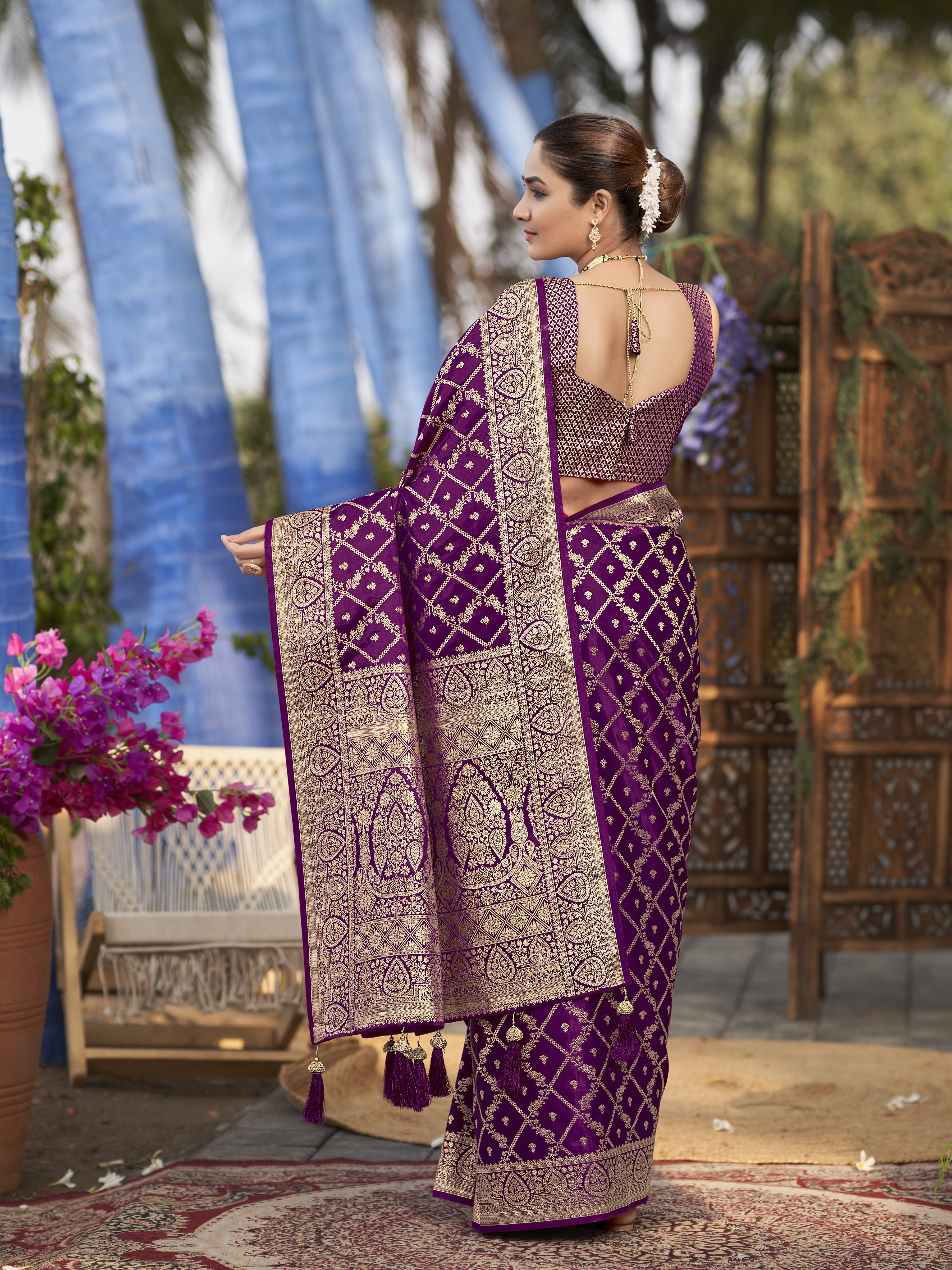 MANOHARI Banarasi Silk Blend Jacquard Work Saree - Purple - Dista