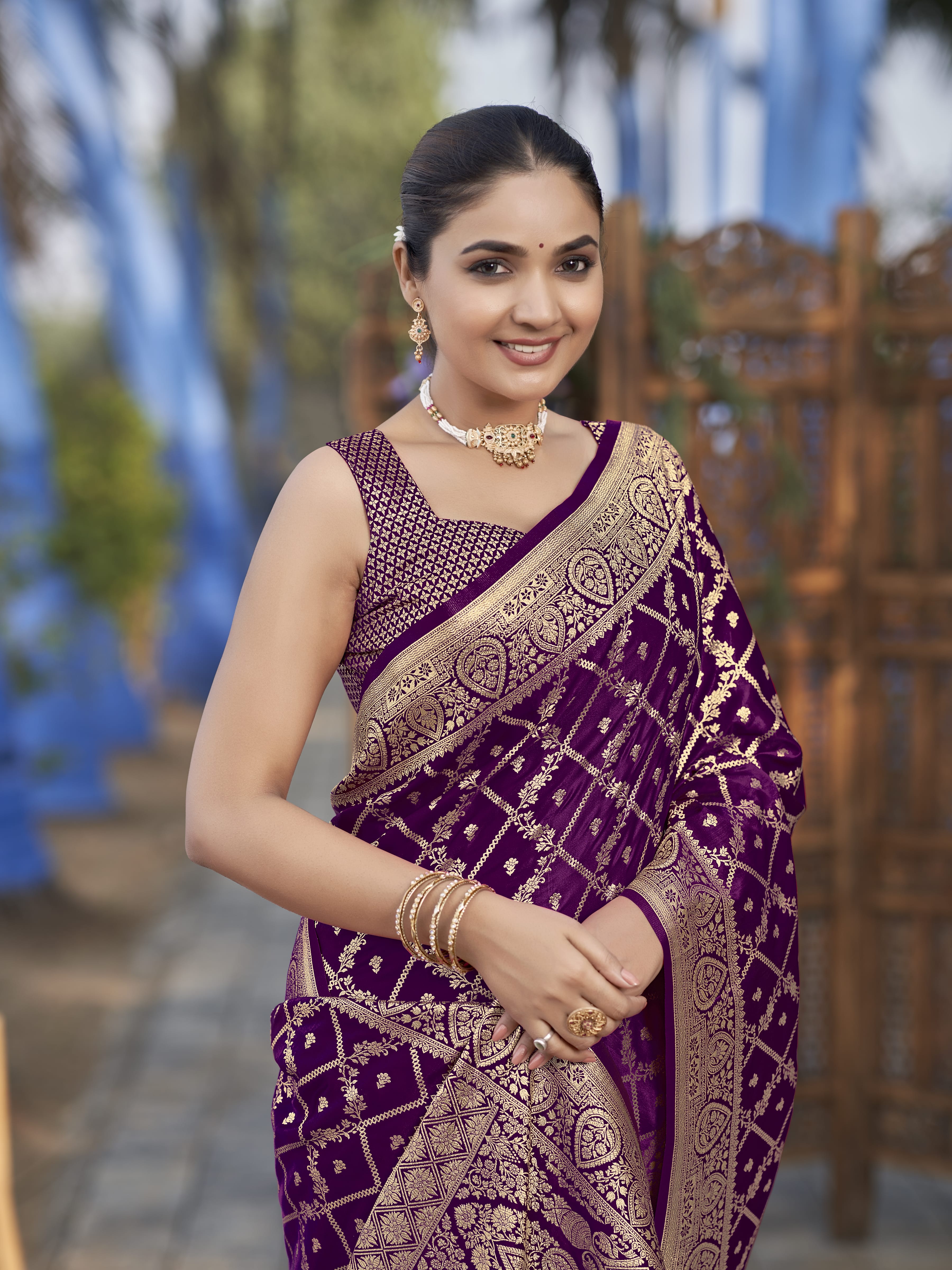 MANOHARI Banarasi Silk Blend Jacquard Work Saree - Purple - Dista