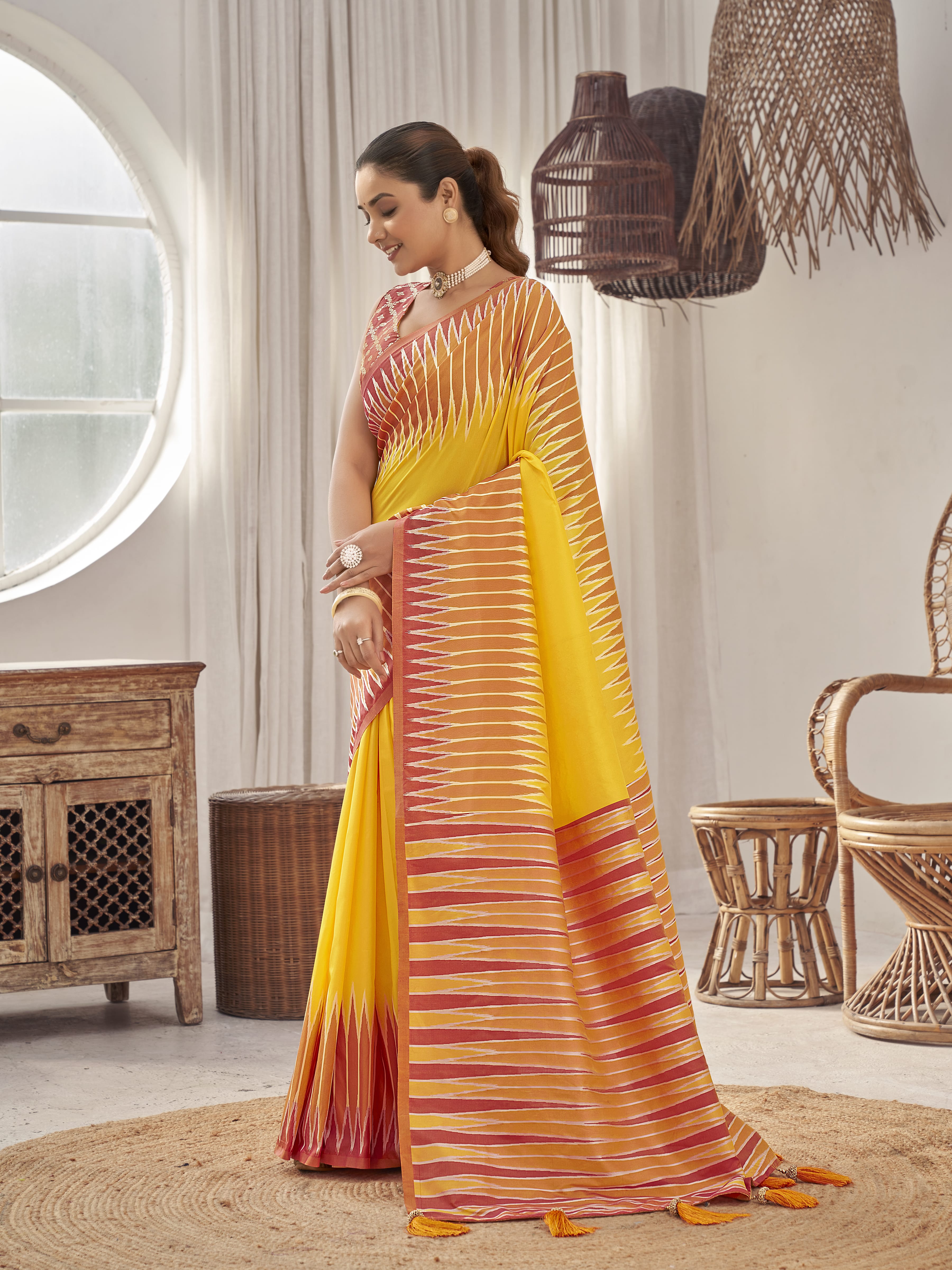 MANOHARI Banarasi Silk Blend Jacquard Work Saree - Yellow - Dista