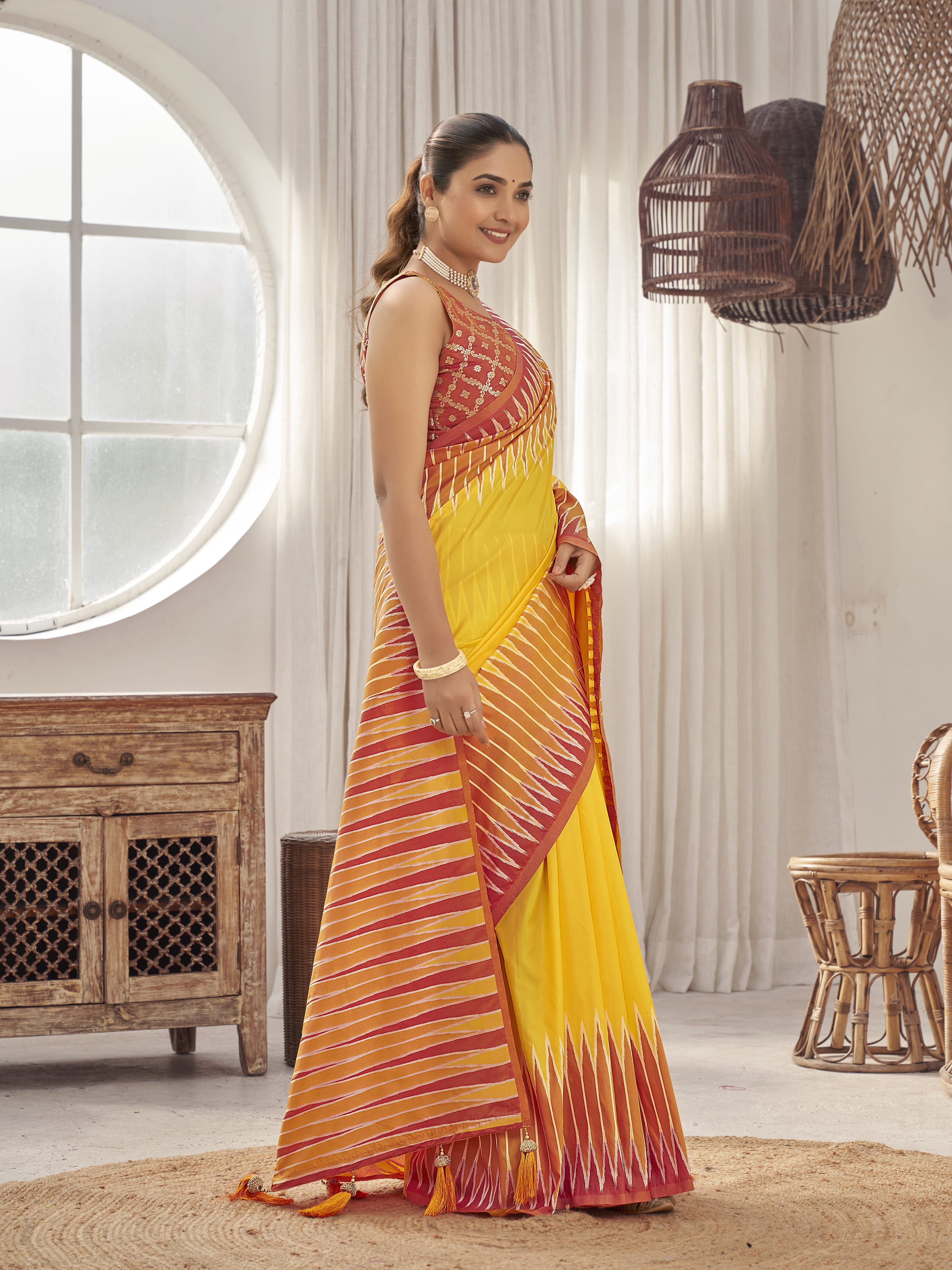 MANOHARI Banarasi Silk Blend Jacquard Work Saree - Yellow - Dista