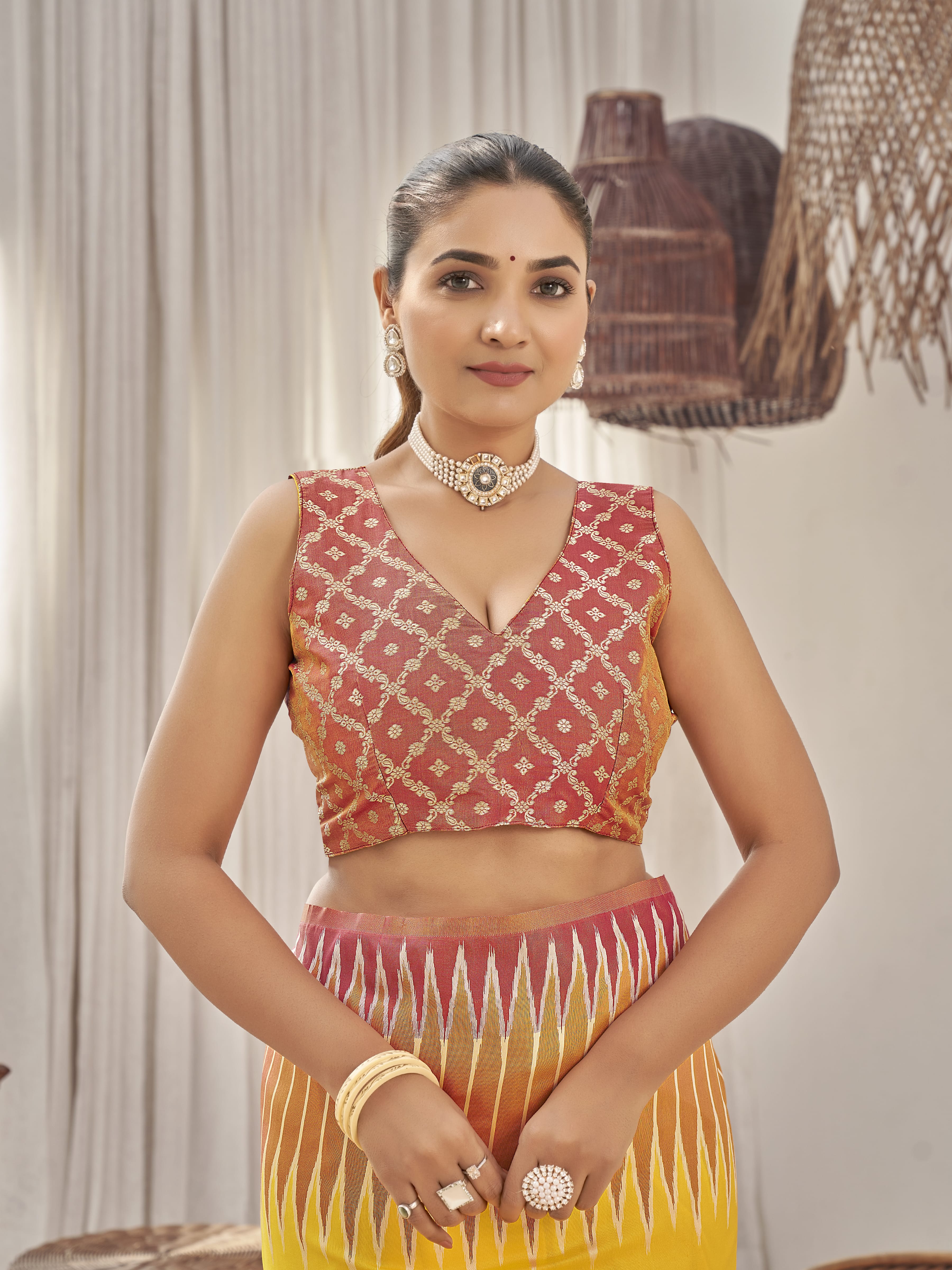 MANOHARI Banarasi Silk Blend Jacquard Work Saree - Yellow - Dista