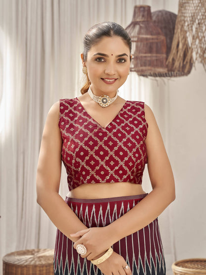 MANOHARI Banarasi Silk Blend Jacquard Work Saree - Black - Dista