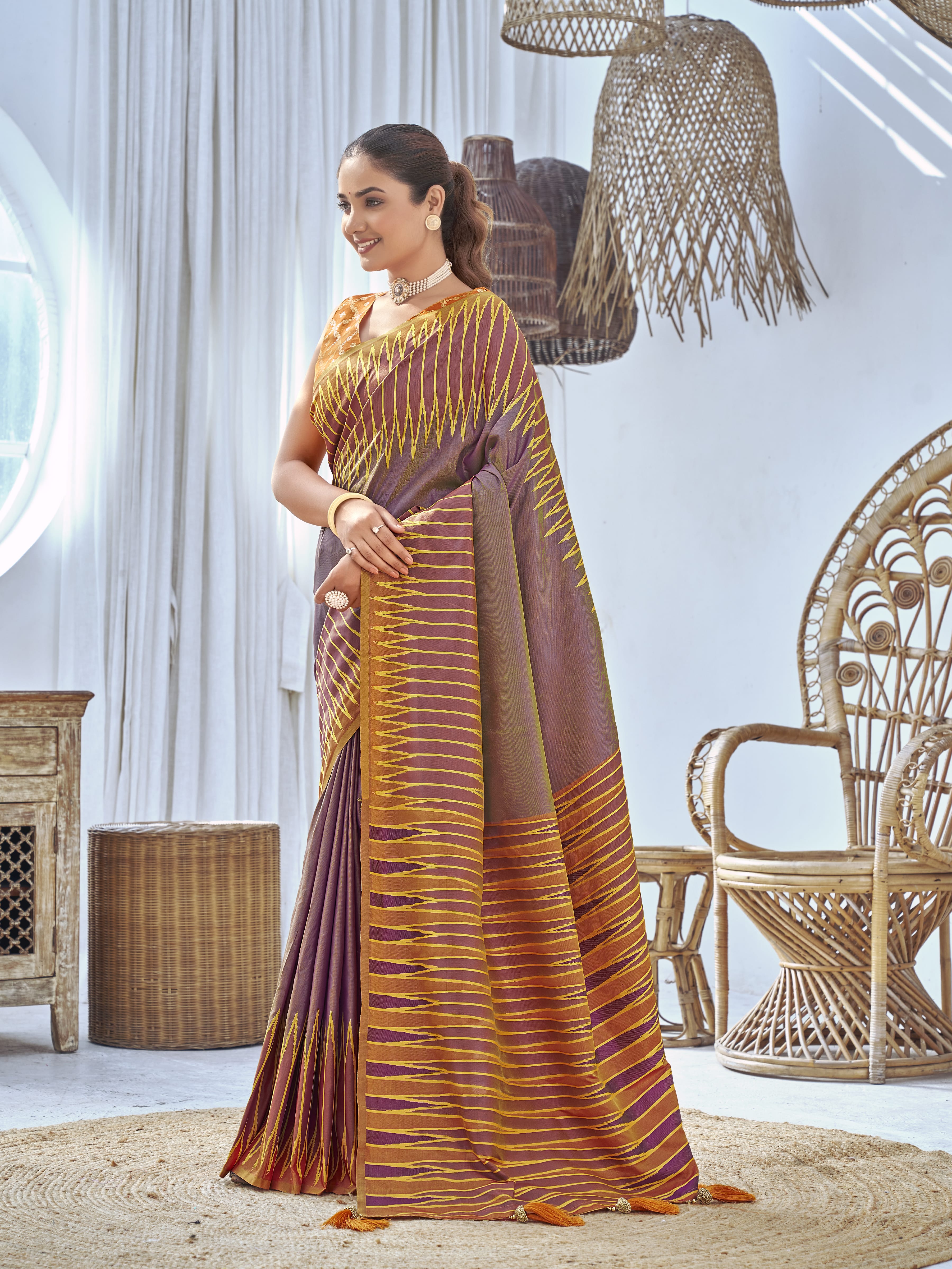 MANOHARI Banarasi Silk Blend Jacquard Work Saree - Purple - Dista
