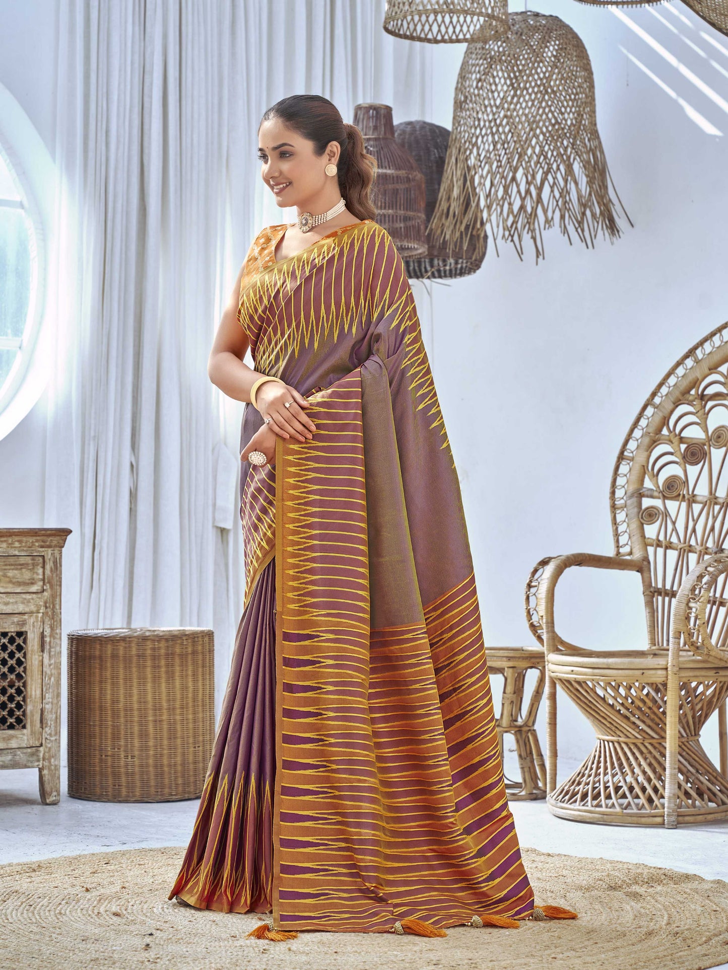 MANOHARI Banarasi Silk Blend Jacquard Work Saree - Purple - Dista