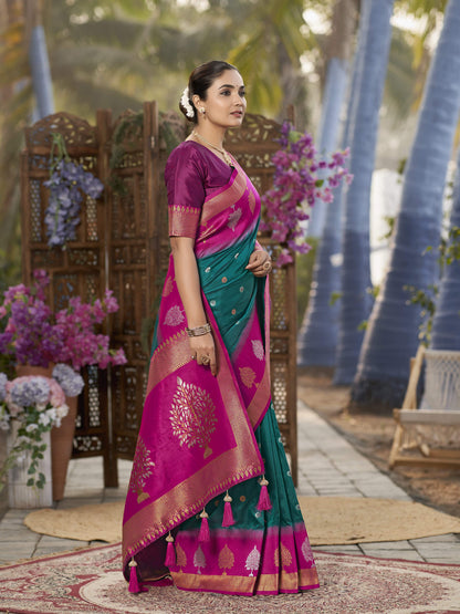 MANOHARI Banarasi Silk Blend Jacquard Work Saree - Green - Dista
