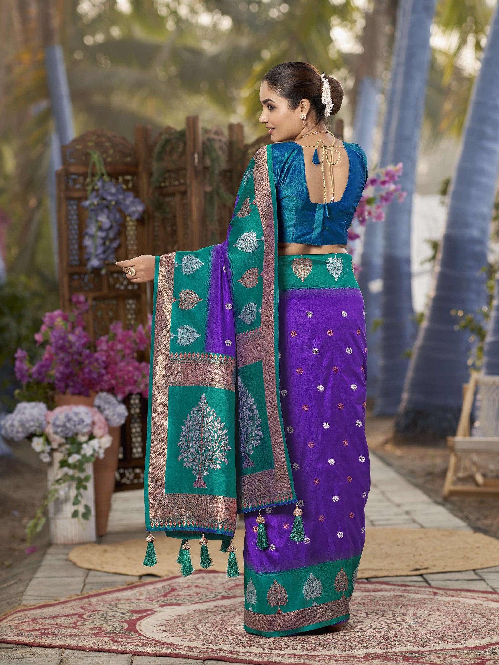 MANOHARI Banarasi Silk Blend Jacquard Work Saree - Purple - Dista